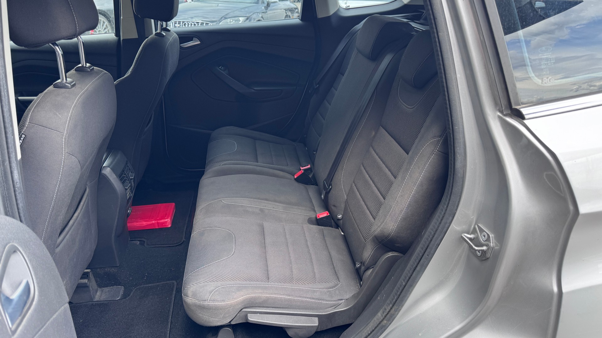 FORD Kuga 2.0 TDCi Carving 4WD PowerShift-image-9