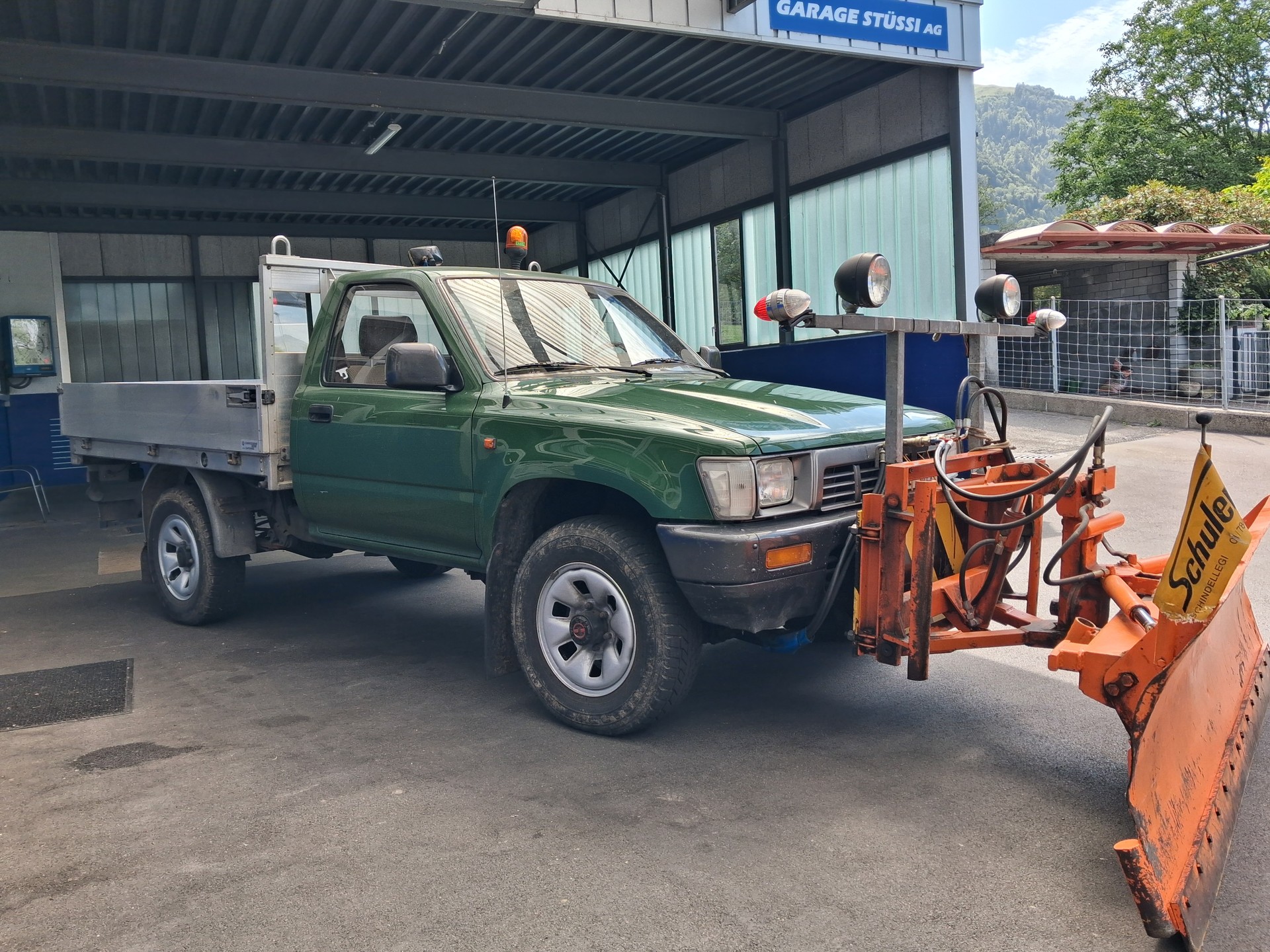 VW Taro 4x4 Normal Cab (CL)-image-2