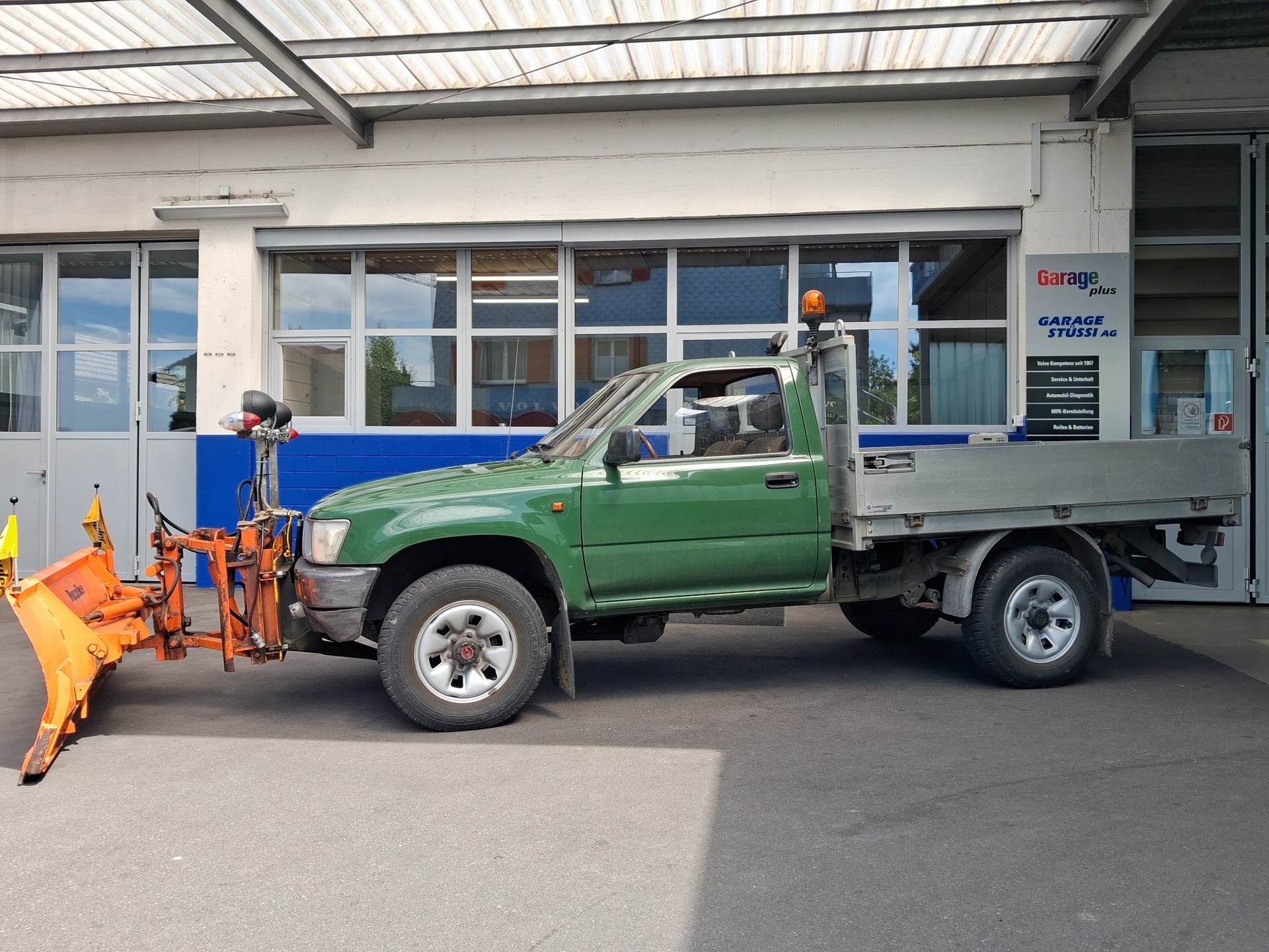 VW Taro 4x4 Normal Cab (CL)-image-1