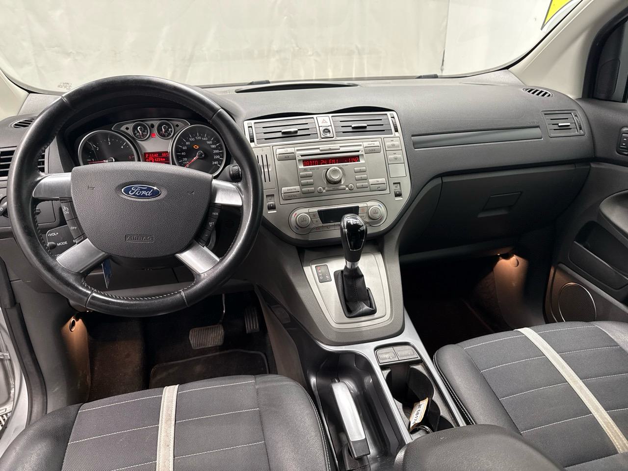 FORD Kuga 2.0 TDCi Titanium 4WD PowerShift-image-4