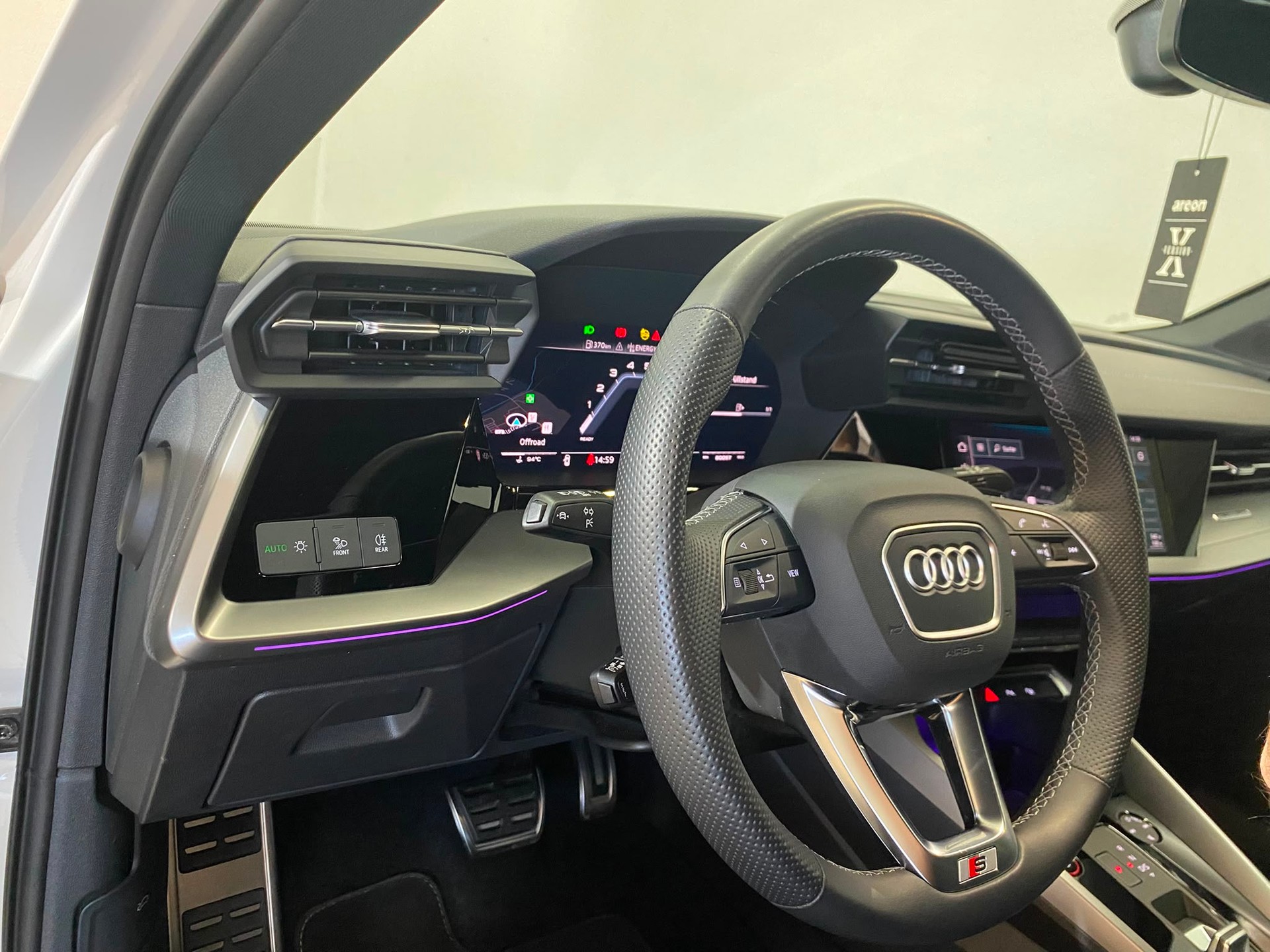 AUDI S3 Sportback 2.0 TFSI quattro S-tronic-image-6