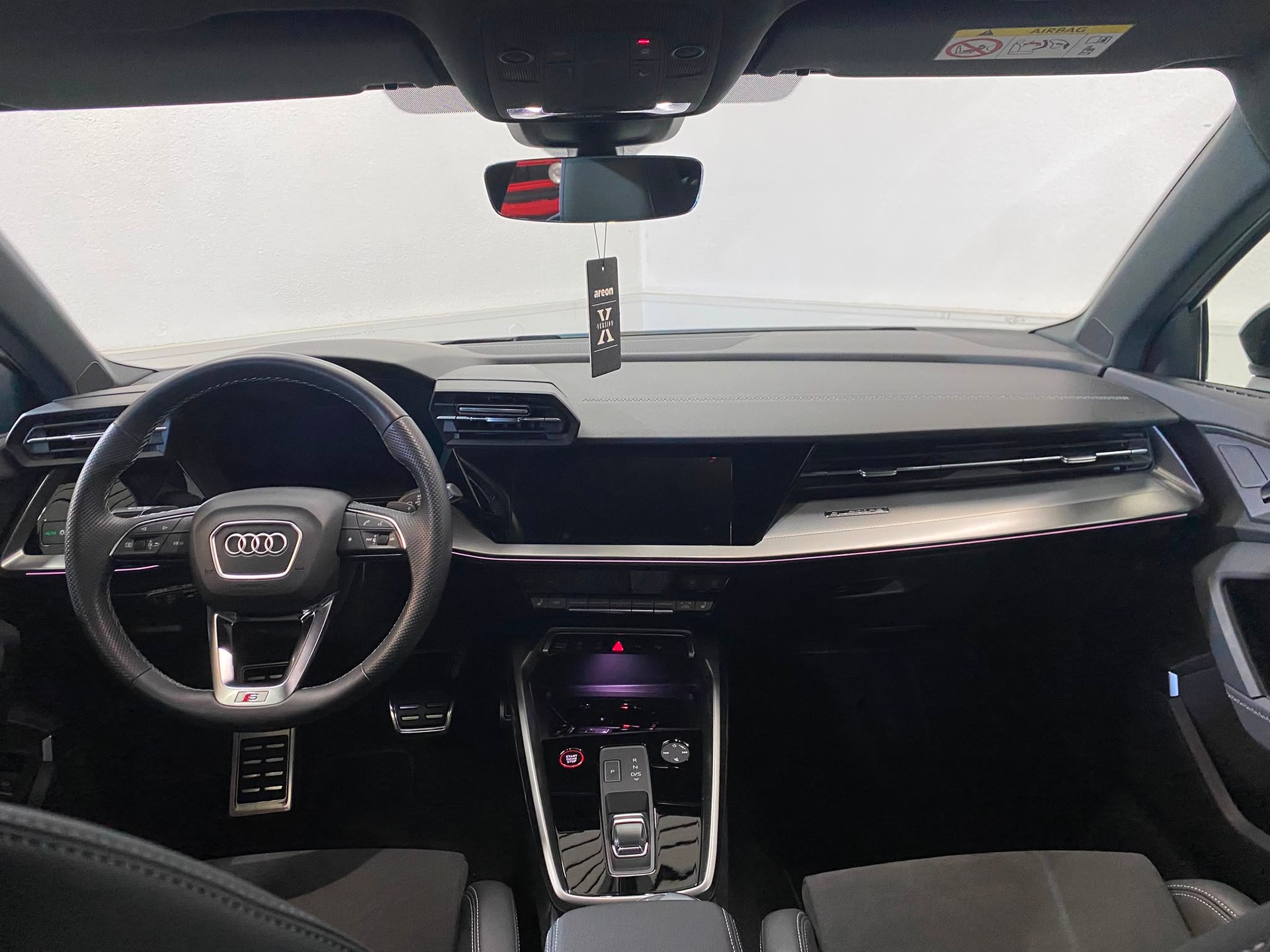AUDI S3 Sportback 2.0 TFSI quattro S-tronic-image-9