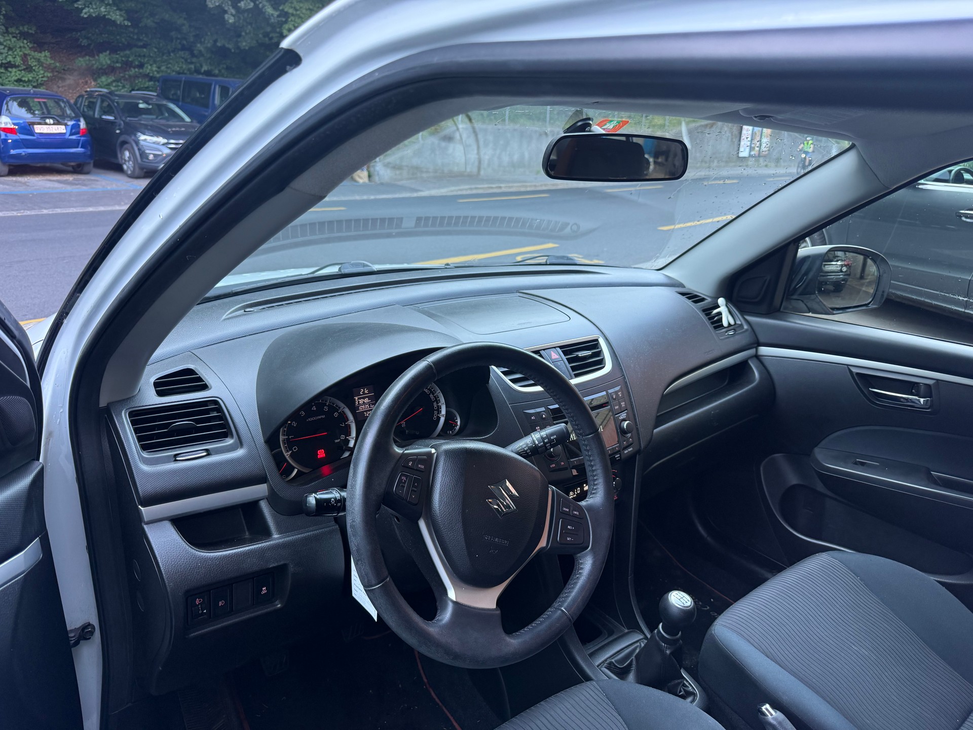 SUZUKI Swift 1.2i 16V GL Top Piz Sulai 4x4-image-4