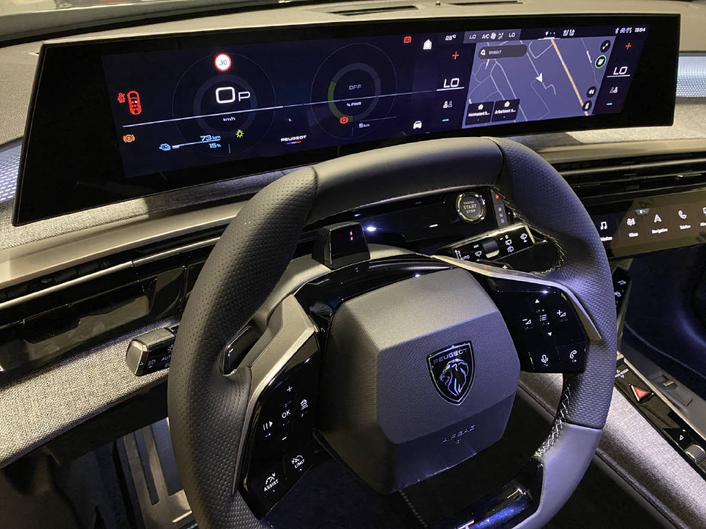 PEUGEOT 5008 e-GT Exclusive AWD-image-8
