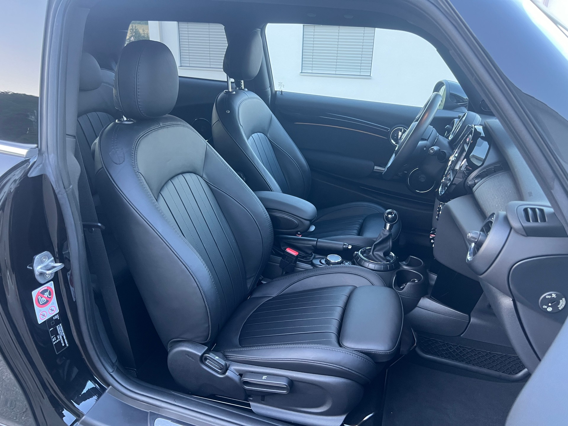 MINI Cooper S * LEDER * TOP Ausstattung *-image-9