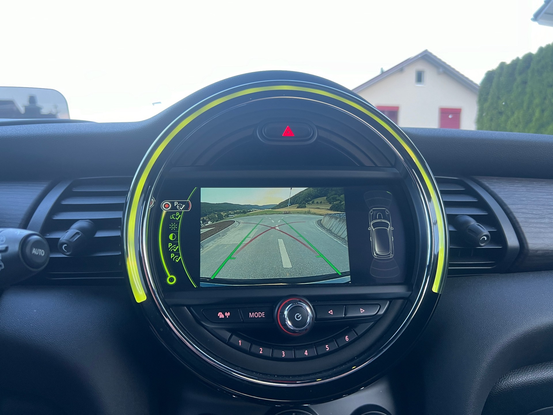 MINI Cooper S * LEDER * TOP Ausstattung *-image-12