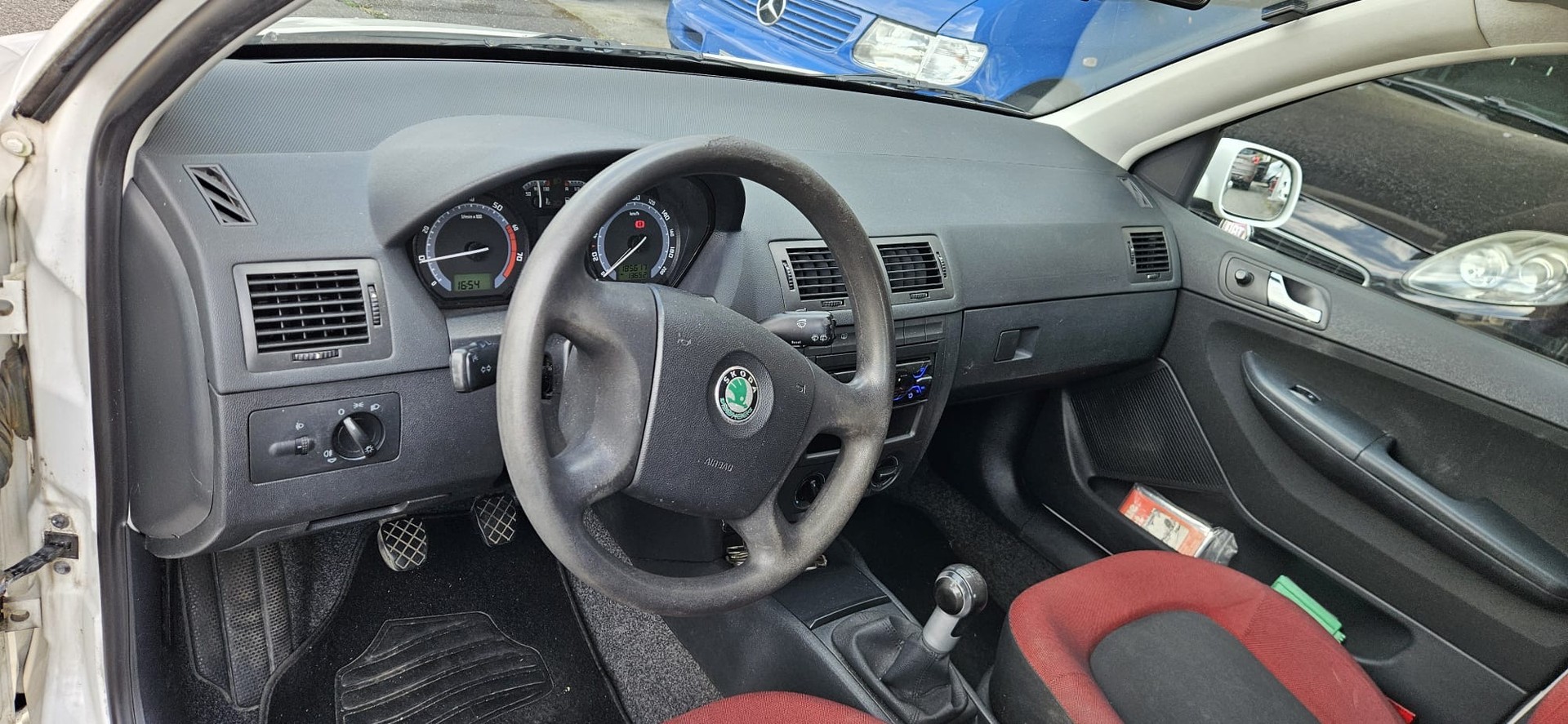 SKODA Fabia 1.2 Entry-image-7