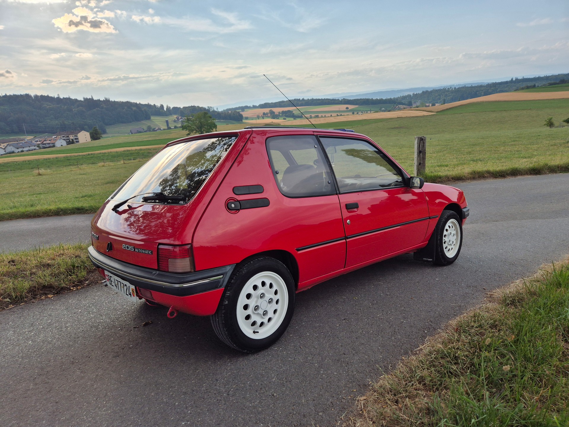 PEUGEOT 1.6i Automatic-image-3