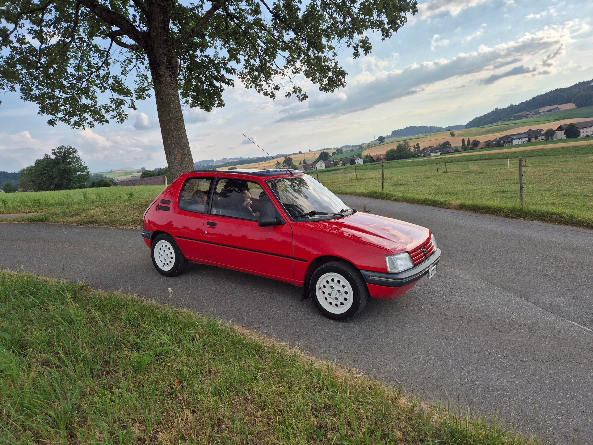 PEUGEOT 1.6i Automatic-image-2