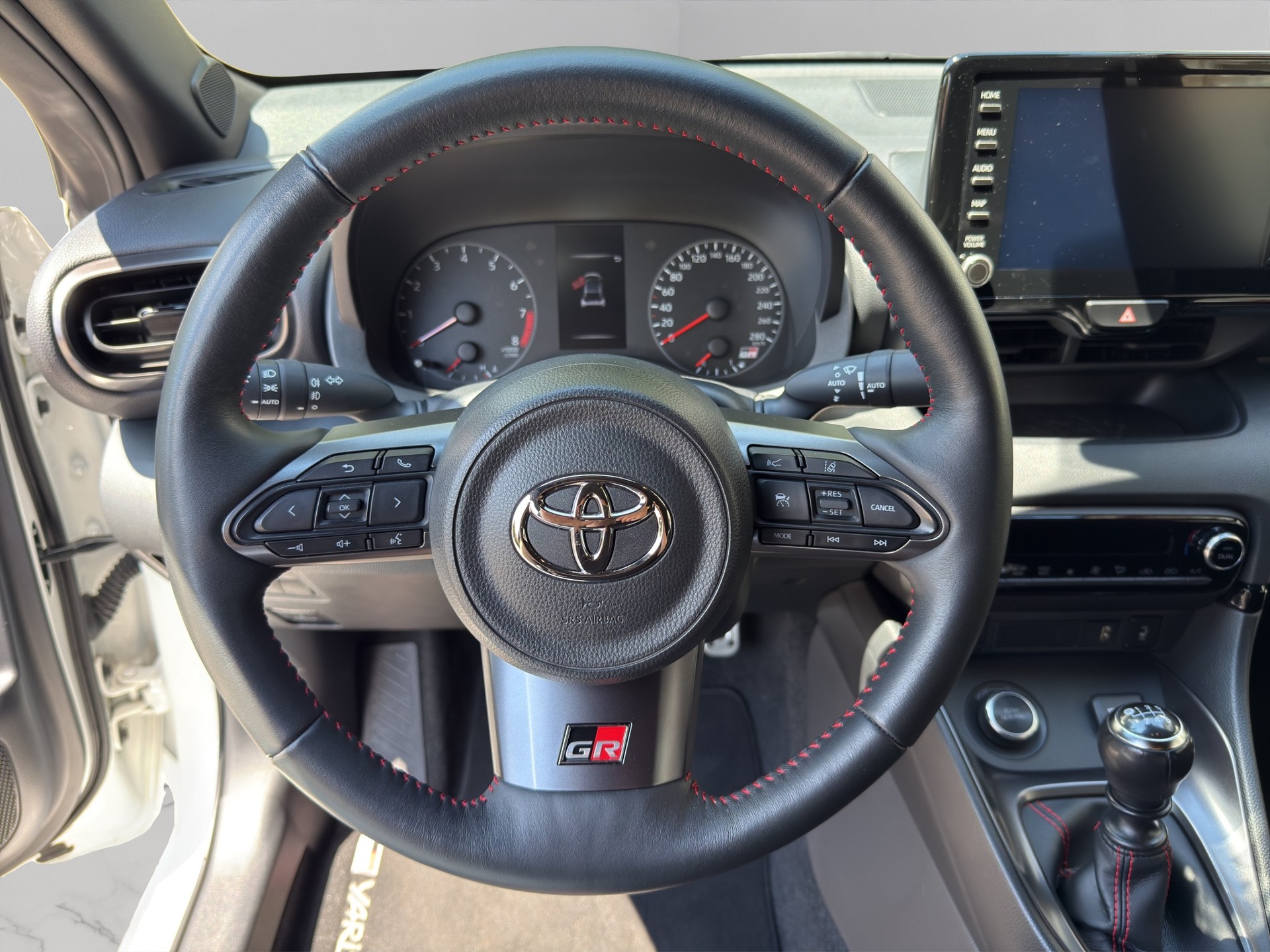 TOYOTA Yaris 1.6 GR Sport * Walter Röhrl Signiert * 10 Jahre Garantie * Original CH Fahrzeug * 8 fach *-image-9