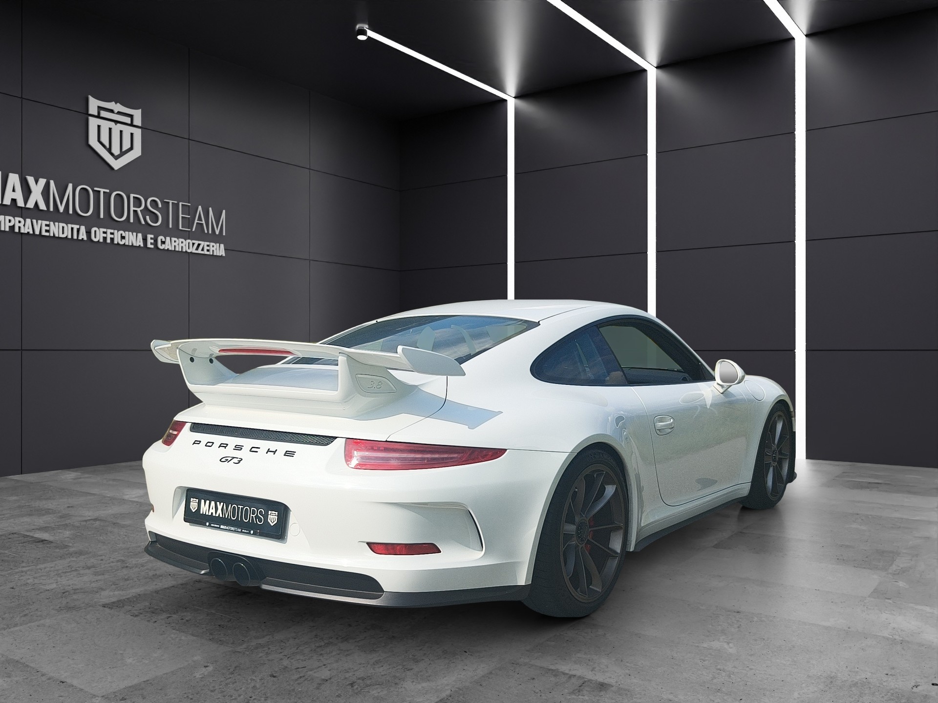 PORSCHE GT3 Clubsport-image-2