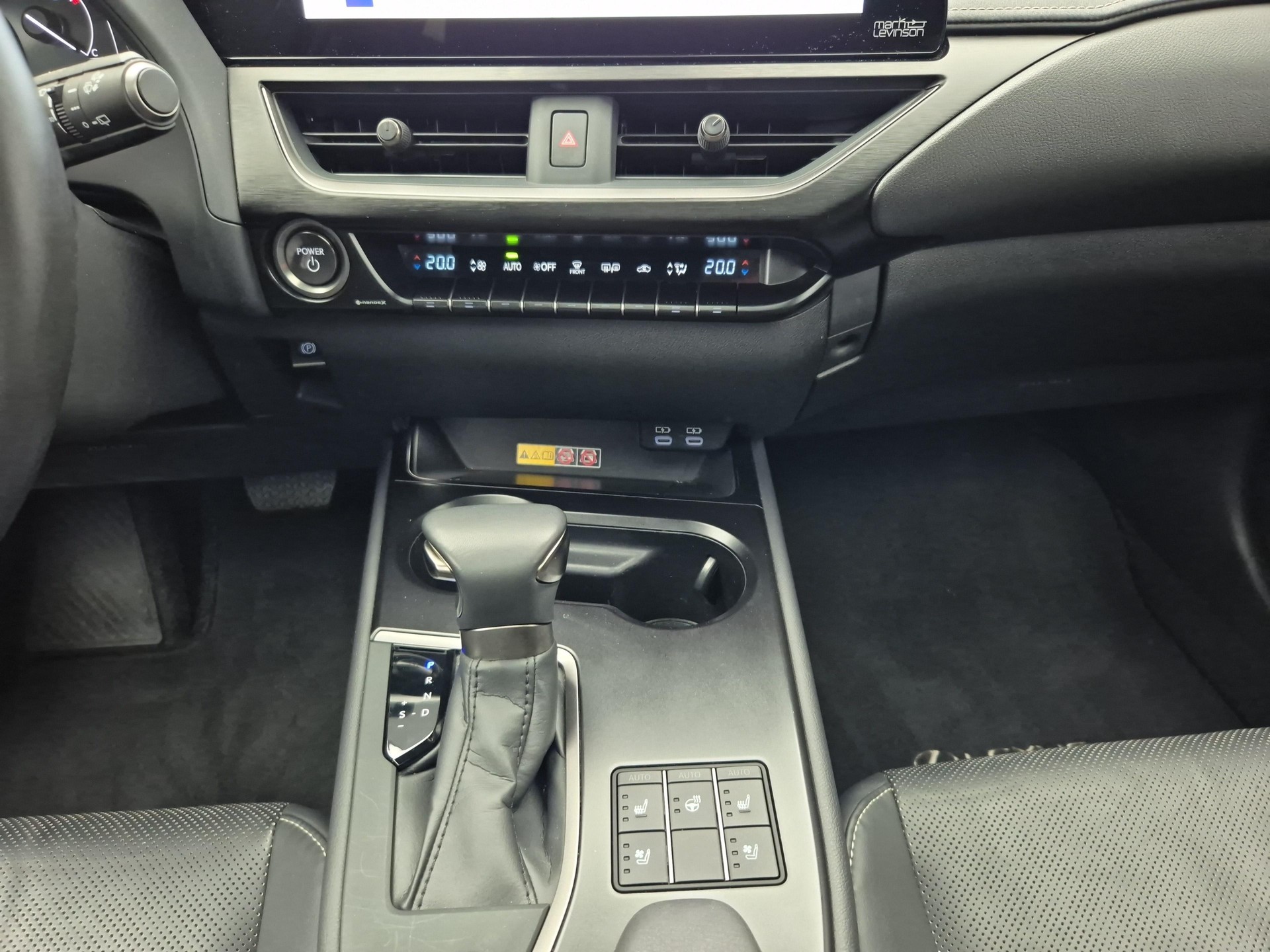 LEXUS UX 250h Excellence-image-14