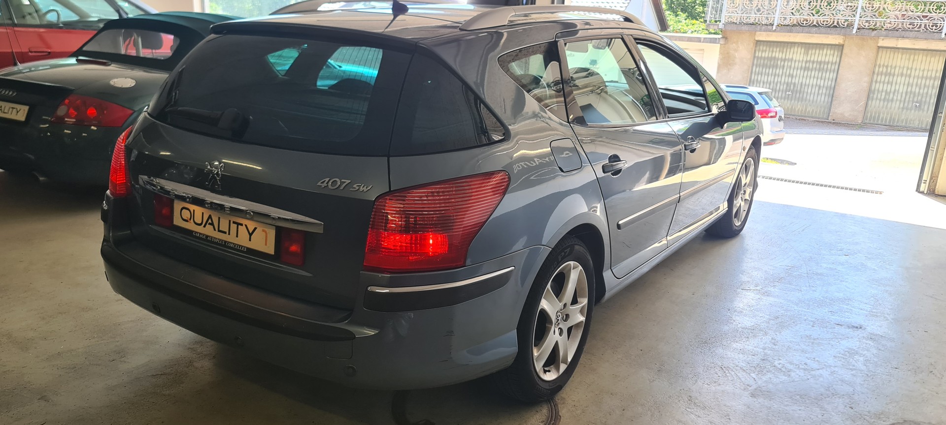 PEUGEOT 407 SW 2.0 HDI ST Executive-image-6
