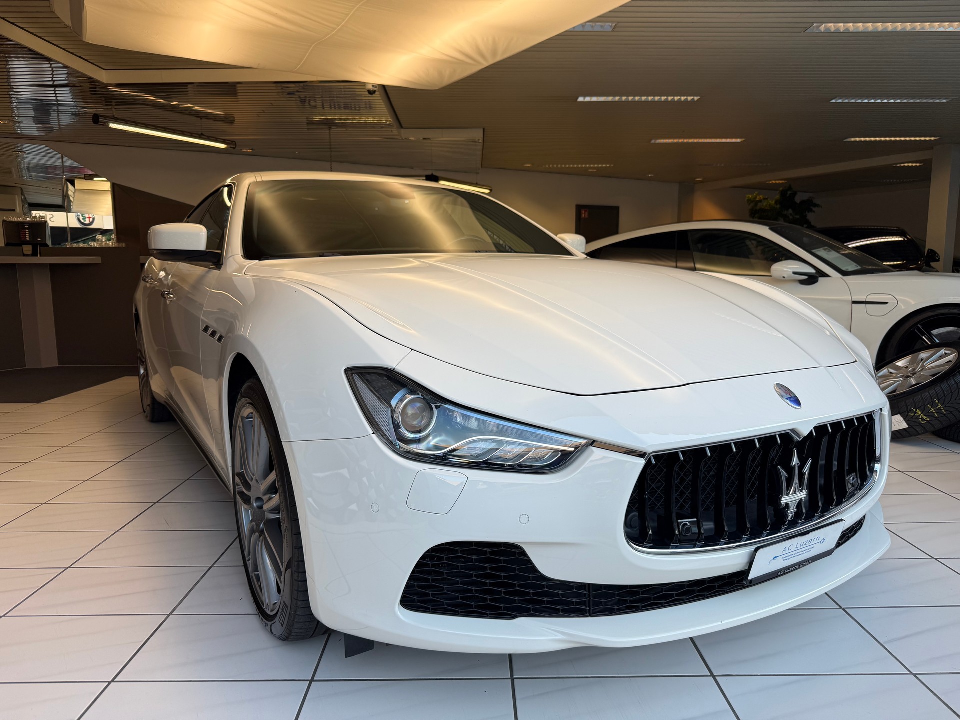MASERATI Ghibli S Q4 3.0 V6 Automatica-image-3