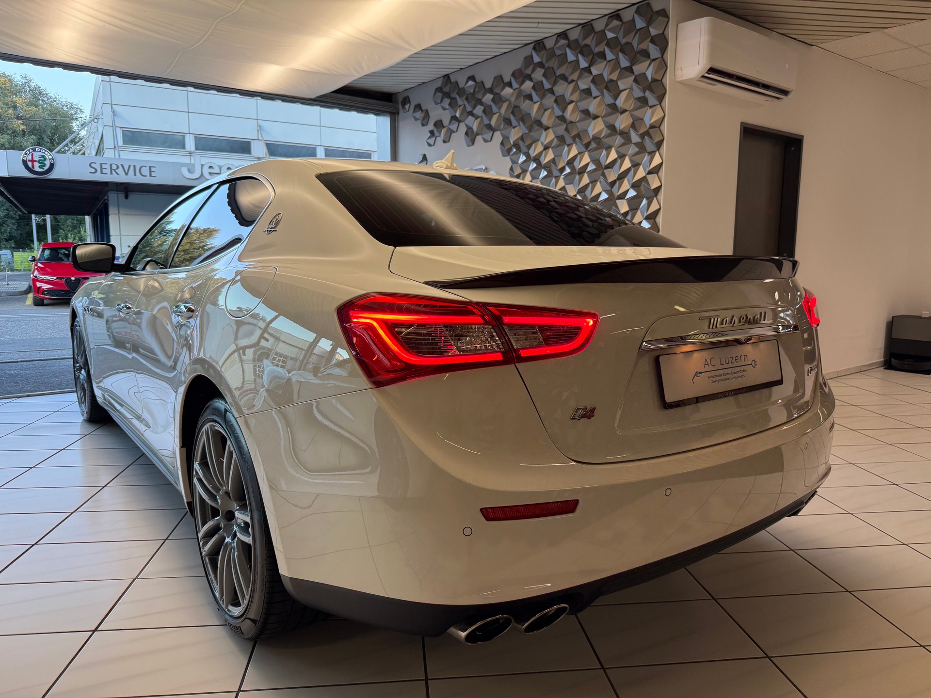 MASERATI Ghibli S Q4 3.0 V6 Automatica-image-1