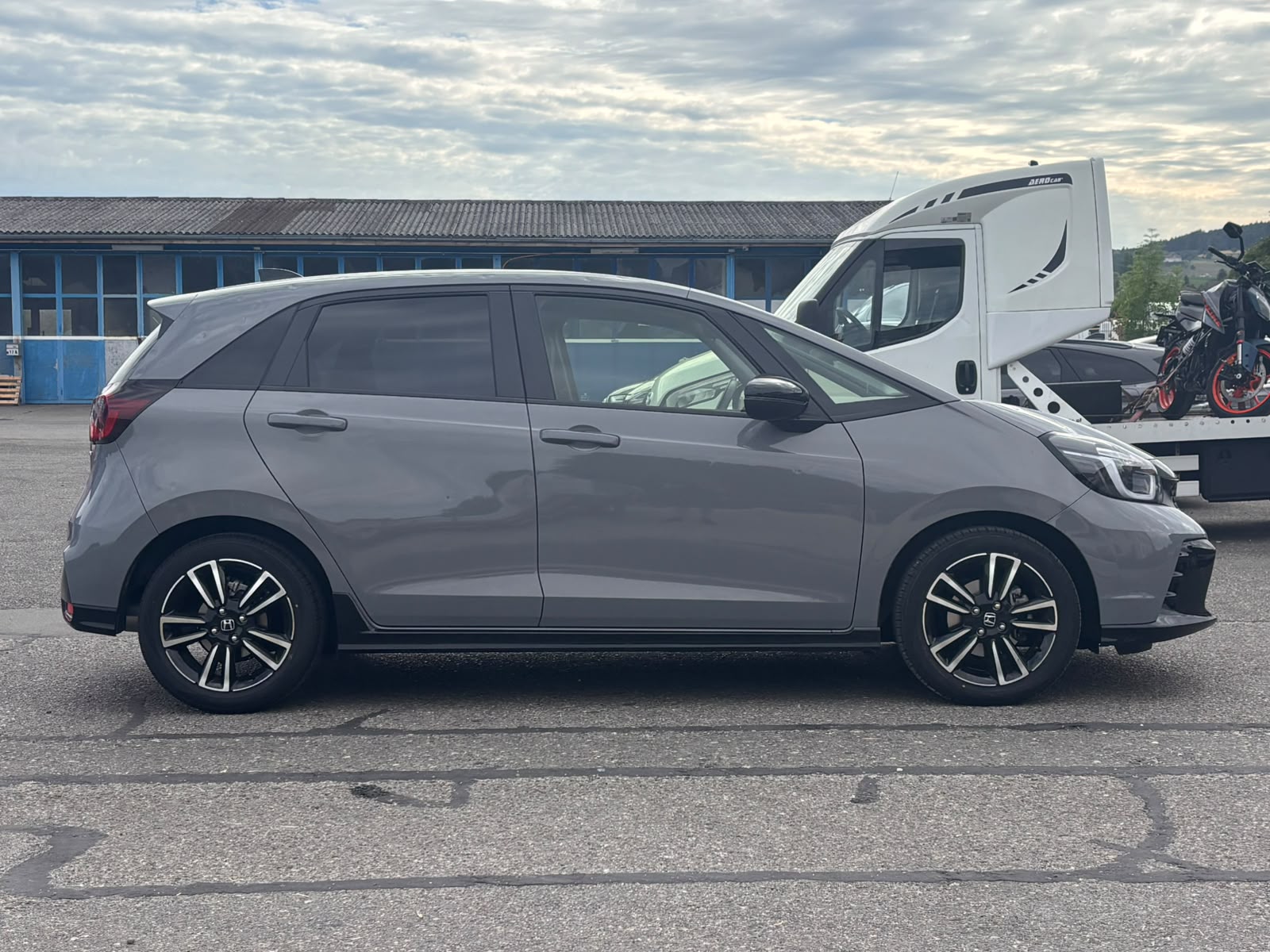 HONDA Jazz 1.5i-MMD Advance Sport E-CVT-image-3
