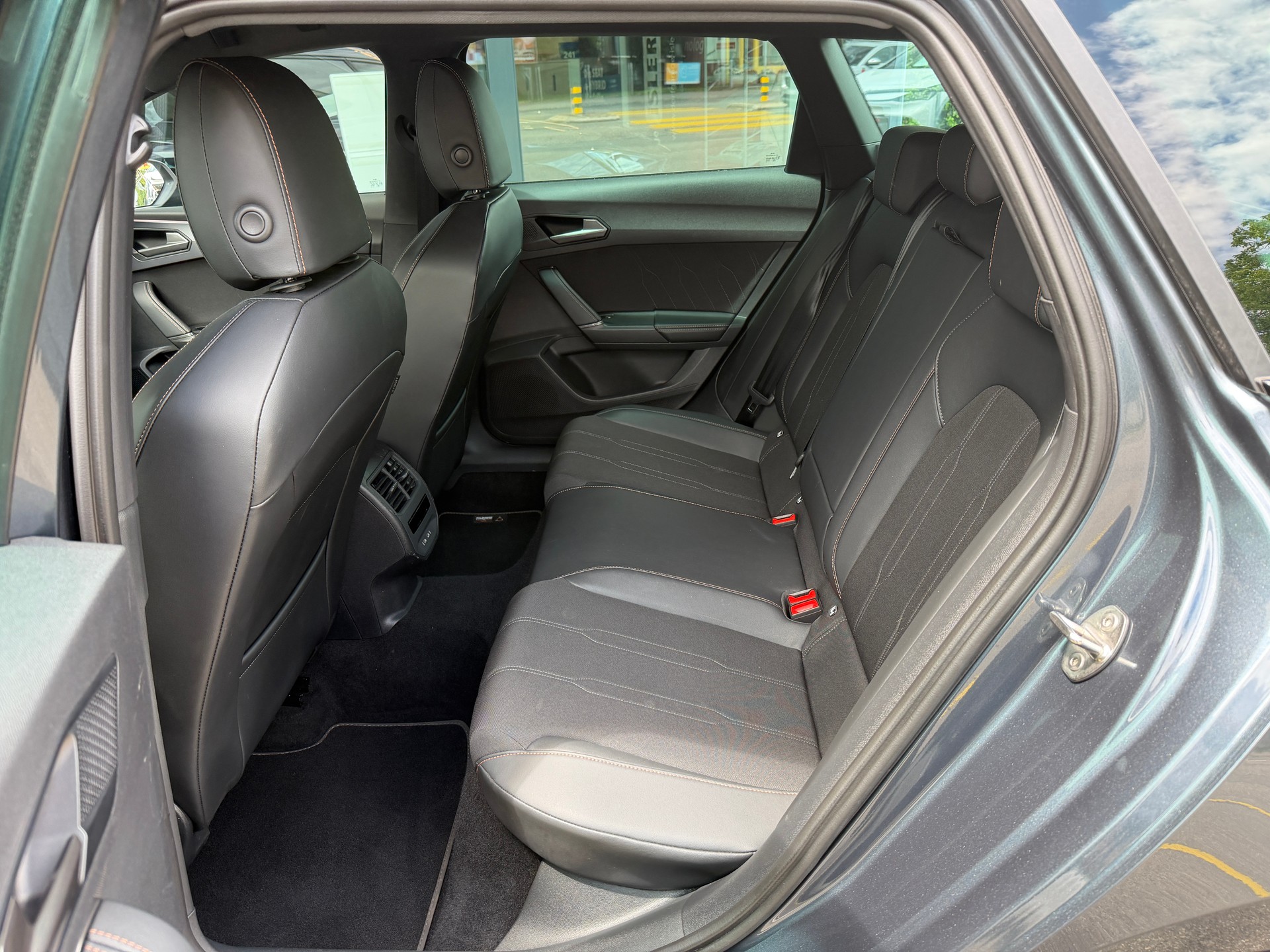 CUPRA LEON ST 1.5 eTSI DSG-image-7