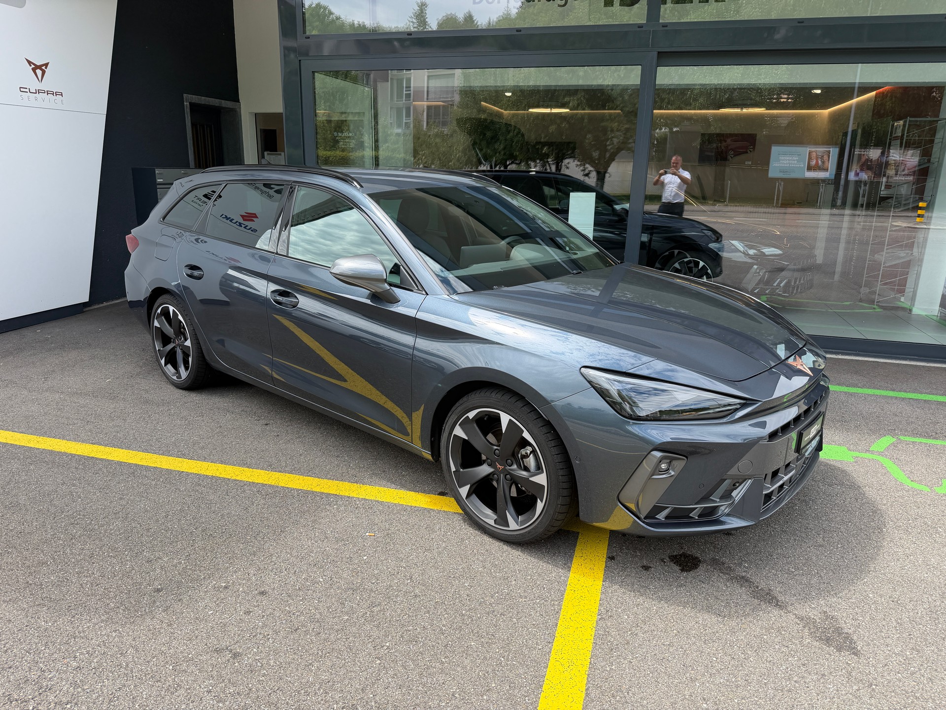 CUPRA LEON ST 1.5 eTSI DSG-image-0