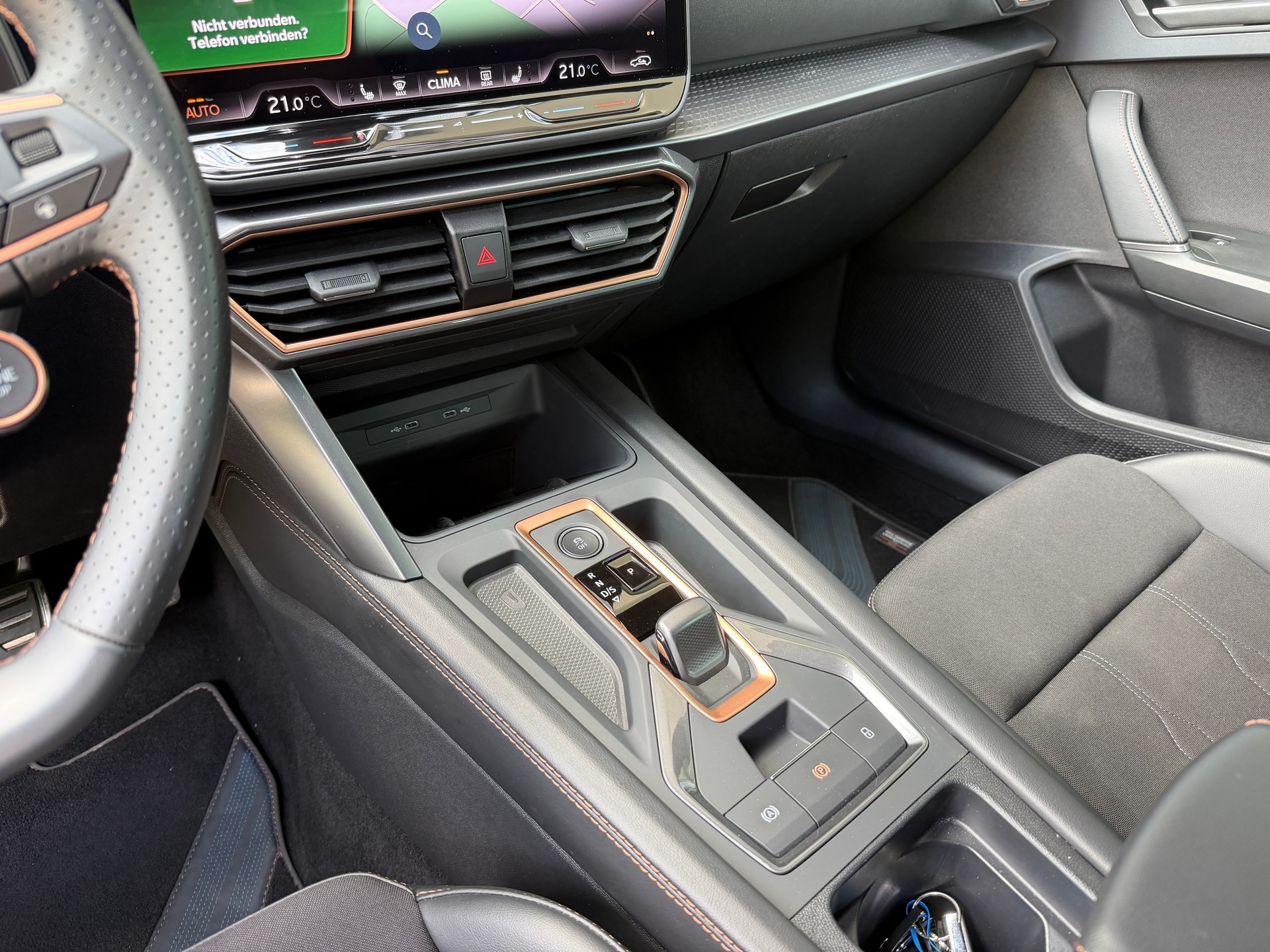 CUPRA LEON ST 1.5 eTSI DSG-image-14
