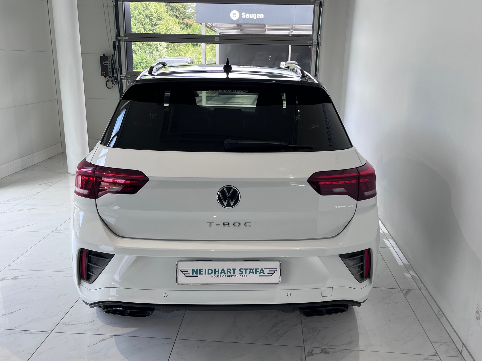 VW T-Roc 2.0 TSI R-Line DSG 4Motion-image-3