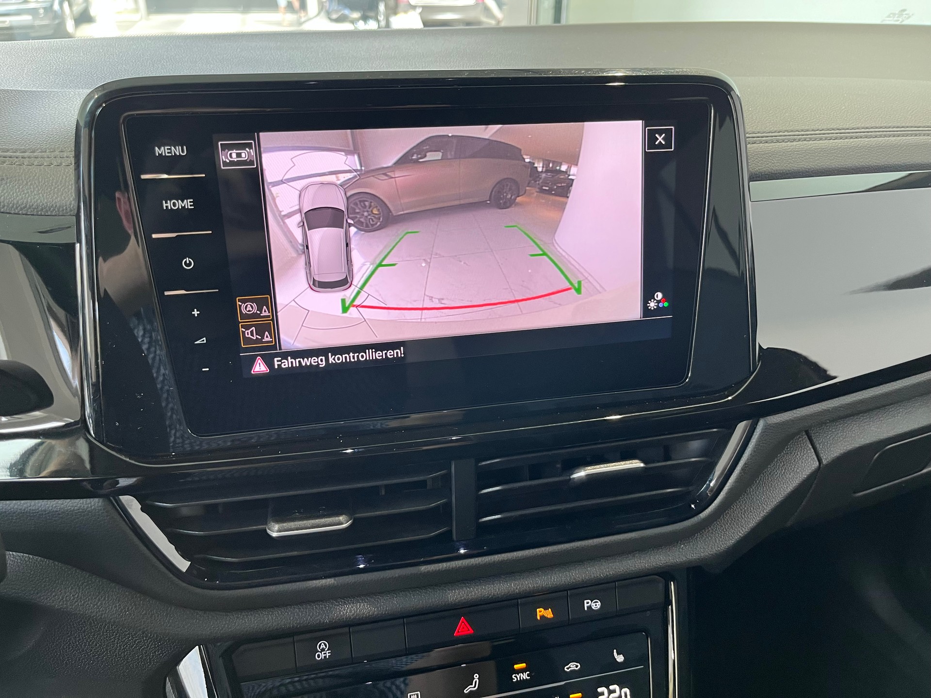 VW T-Roc 2.0 TSI R-Line DSG 4Motion-image-8