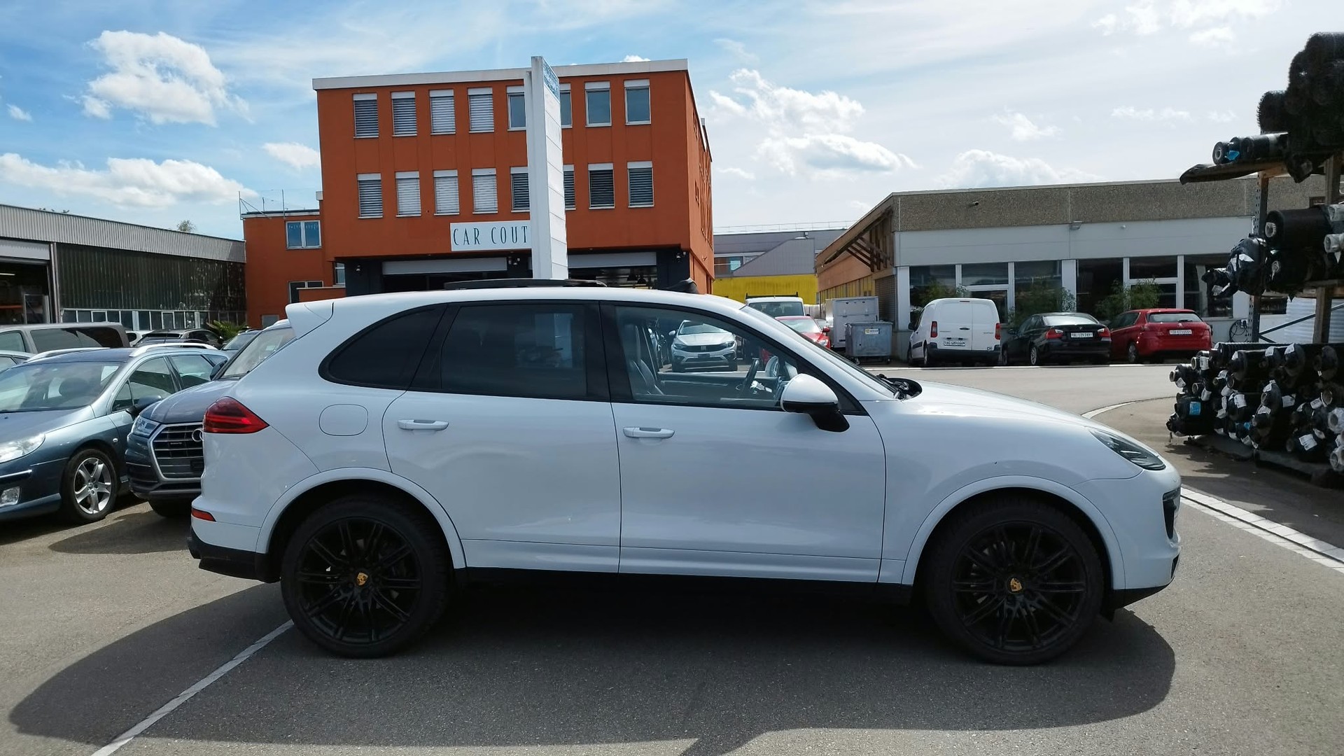 PORSCHE Cayenne Diesel Platinum Edition-image-1