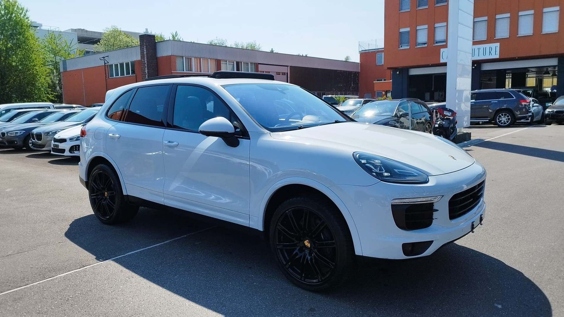 PORSCHE Cayenne Diesel Platinum Edition-image-2
