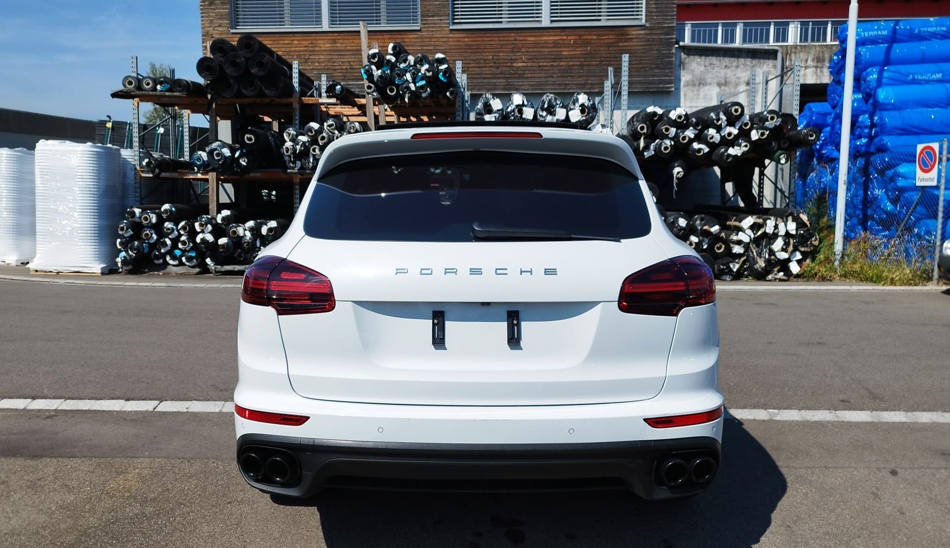 PORSCHE Cayenne Diesel Platinum Edition-image-3