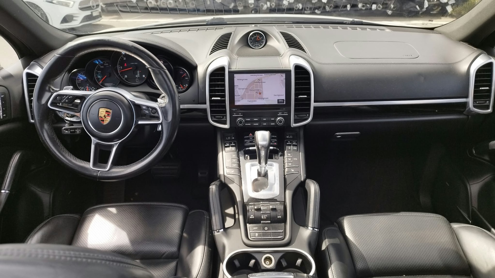 PORSCHE Cayenne Diesel Platinum Edition-image-8