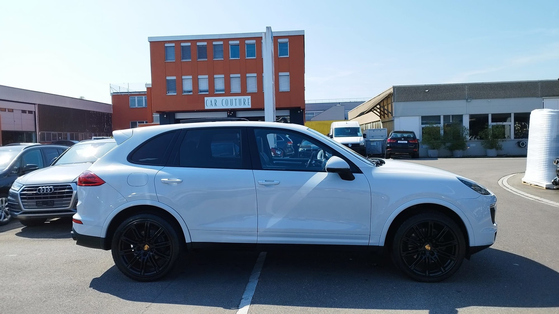 PORSCHE Cayenne Diesel Platinum Edition-image-4