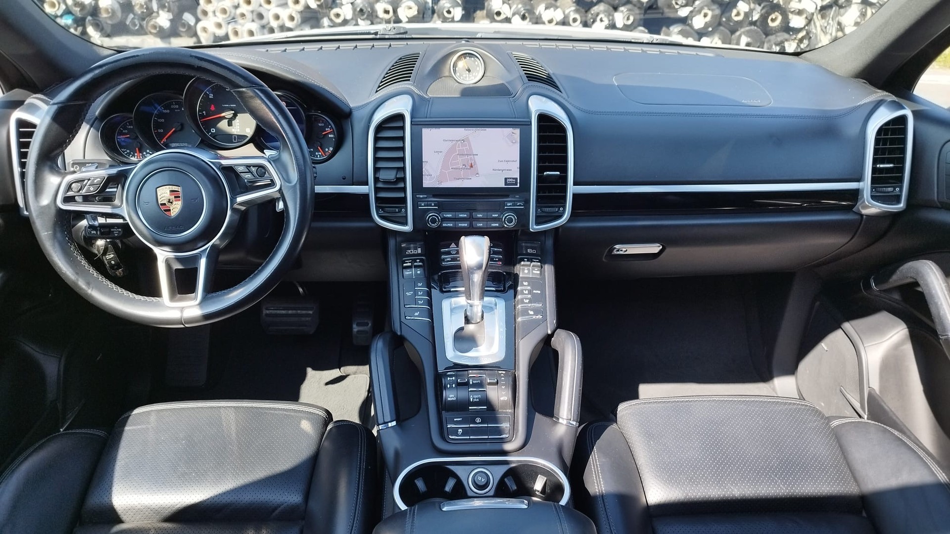 PORSCHE Cayenne Diesel Platinum Edition-image-8