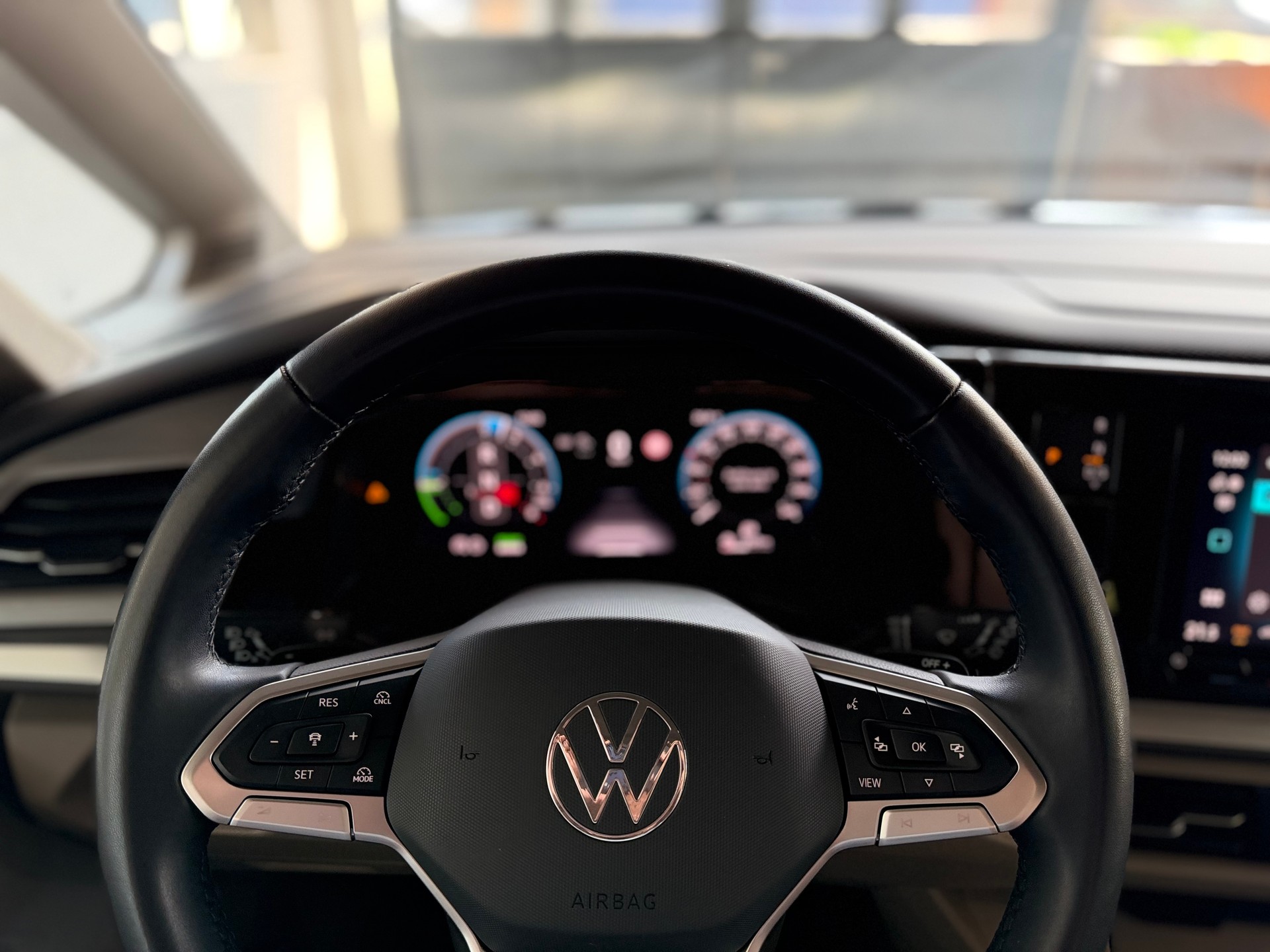 VW Multivan 1.5 eHybrid Life 245 PS 4x4 4Motion DSG-image-18