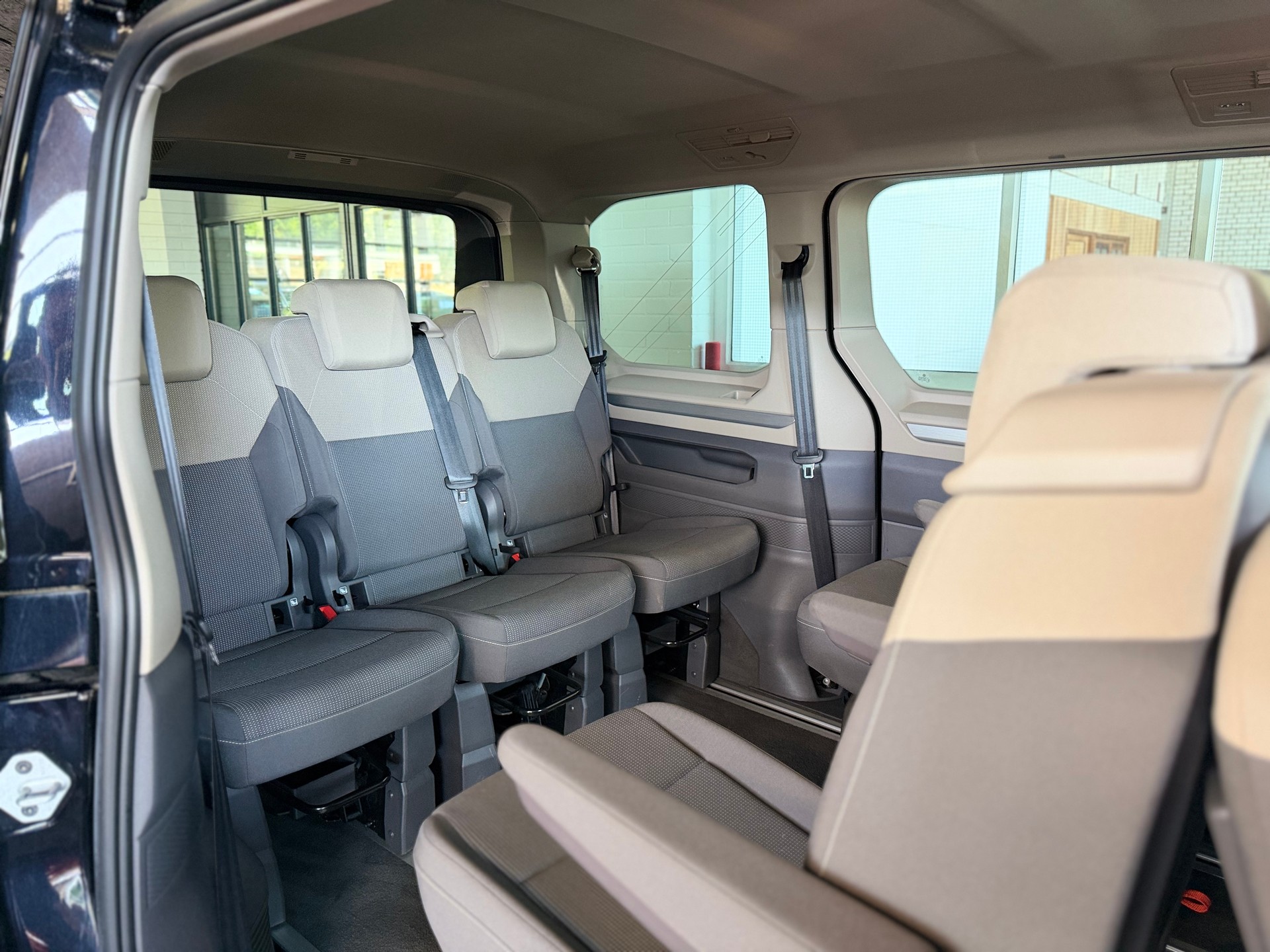 VW Multivan 1.5 eHybrid Life 245 PS 4x4 4Motion DSG-image-11