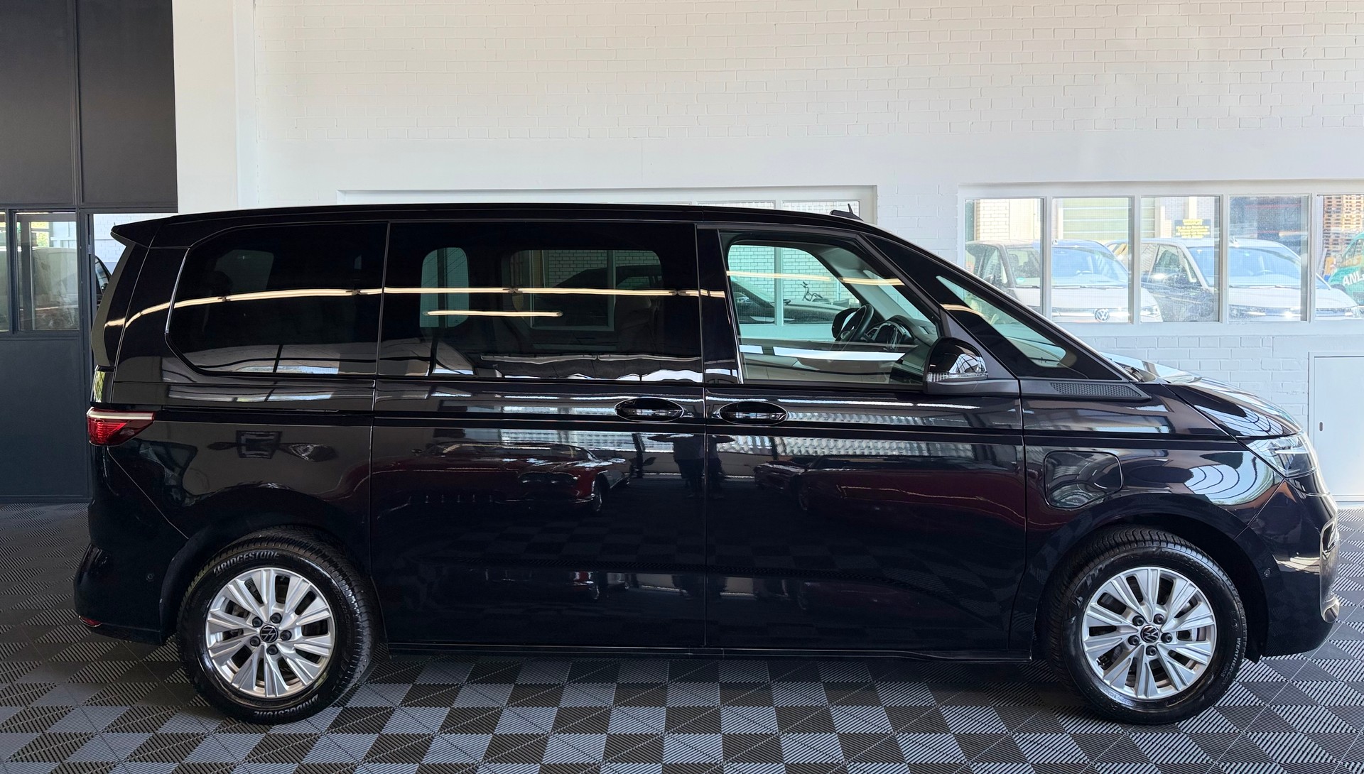VW Multivan 1.5 eHybrid Life 245 PS 4x4 4Motion DSG-image-1