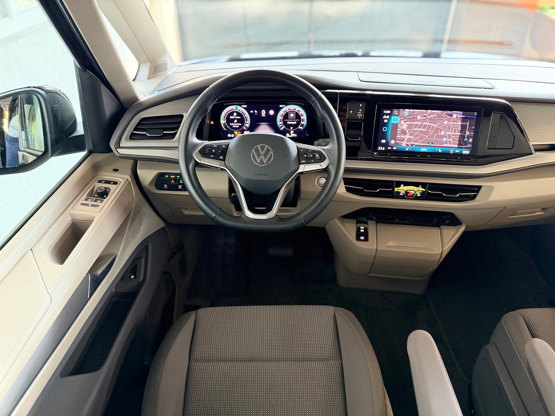 VW Multivan 1.5 eHybrid Life 245 PS 4x4 4Motion DSG-image-17