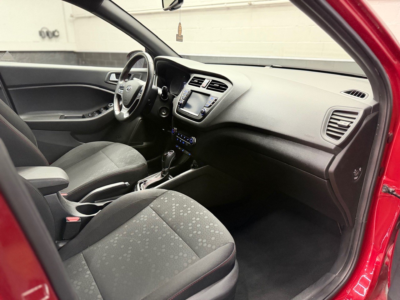 HYUNDAI i20 Active 1.0 T-GDi Amplia DCT | Rückfahrkamera | Tempomat | DAB-Radio-image-20