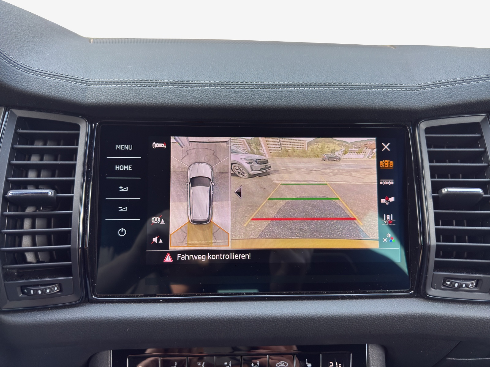 SKODA Kodiaq 2.0 TSI 4x4 SportLine-image-15
