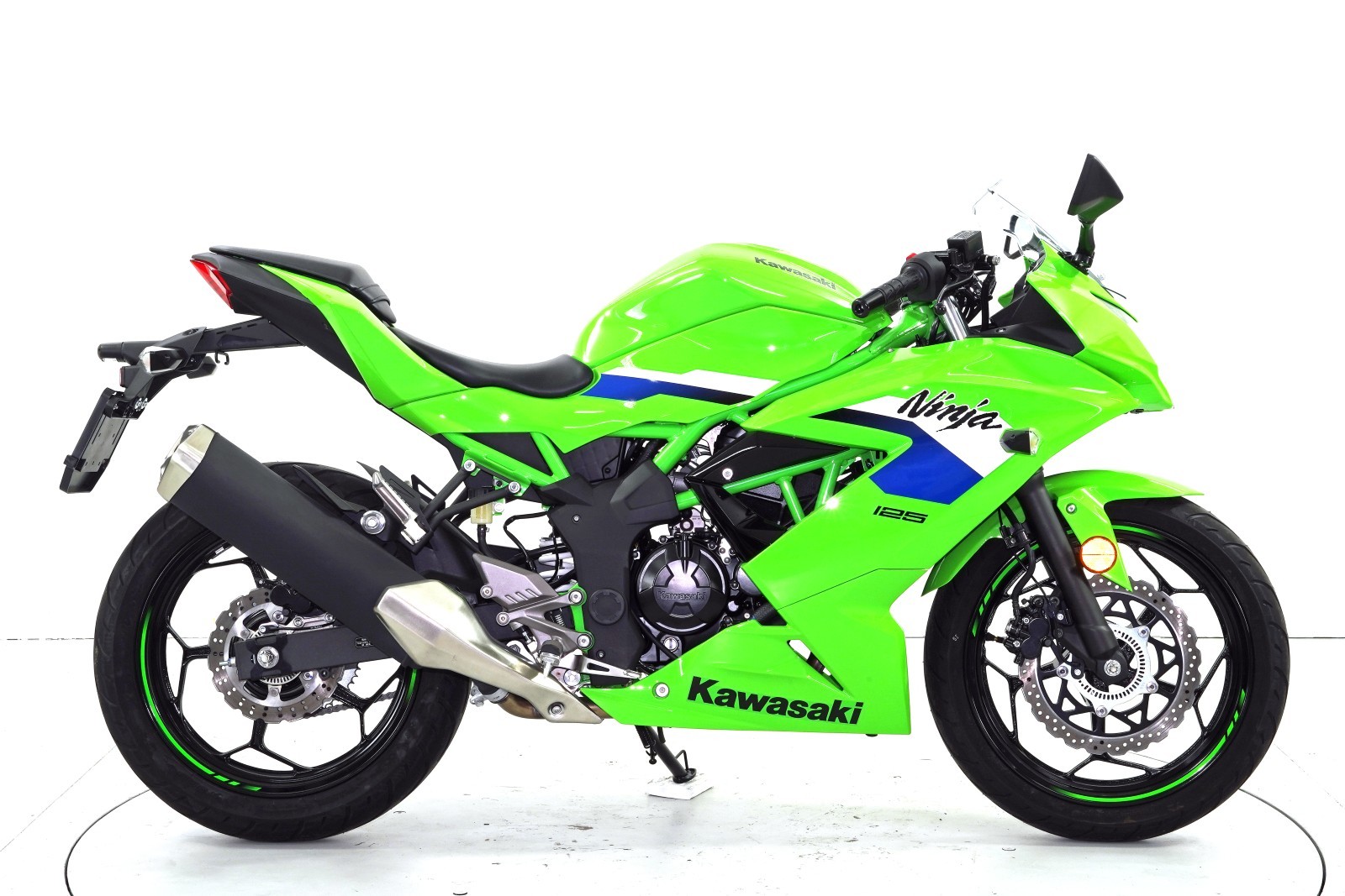 KAWASAKI Ninja 125-showroom-element-3