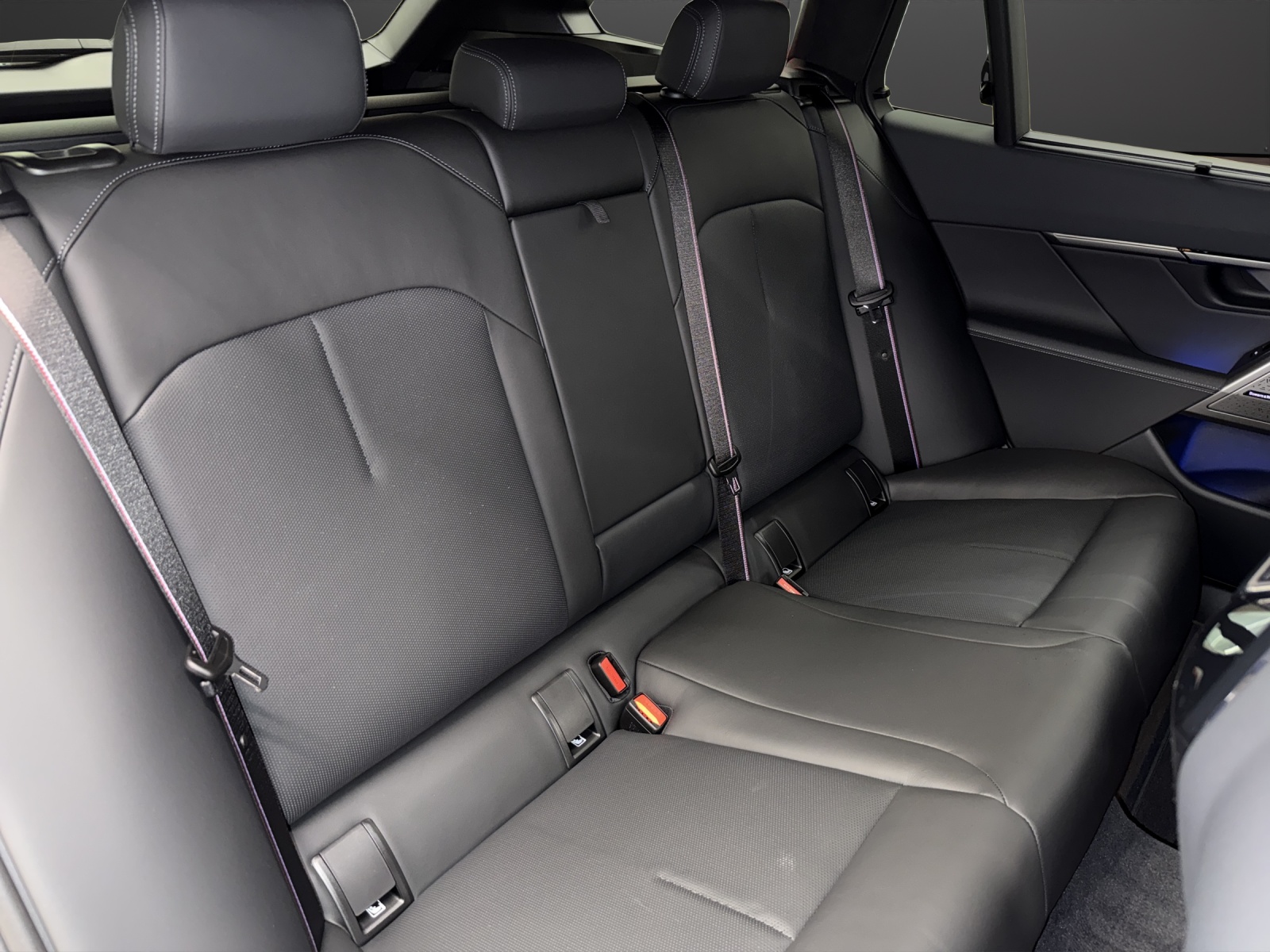 BMW M5 xDrive Touring-image-18