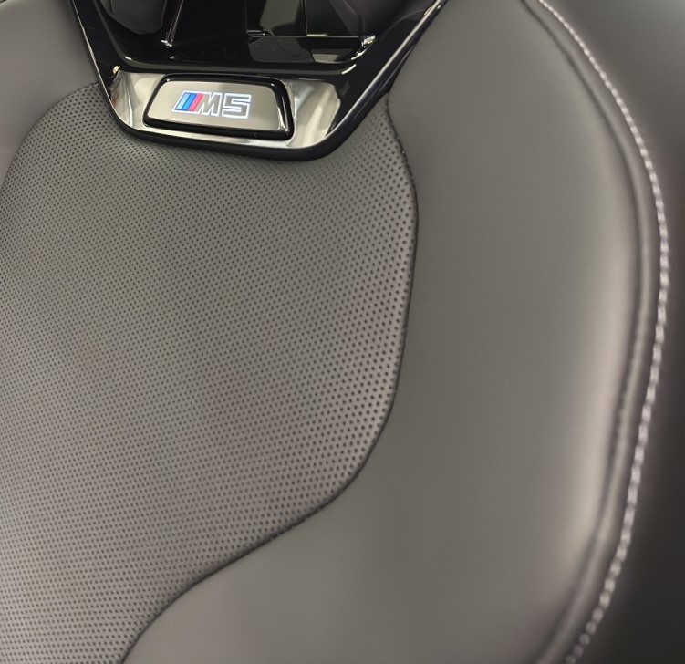 BMW M5 xDrive Touring-image-19