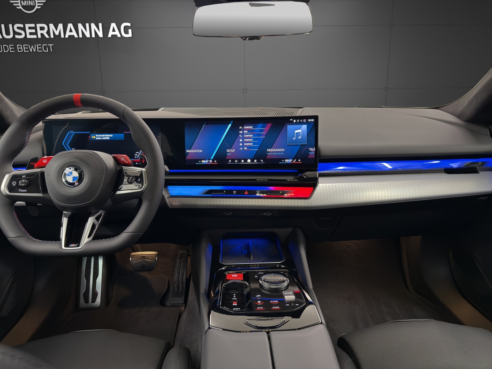 BMW M5 xDrive Touring-image-7