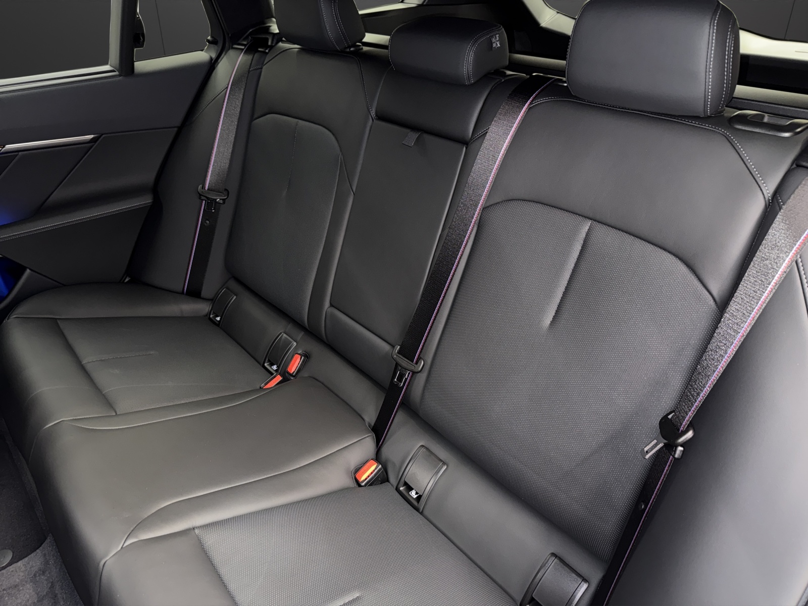 BMW M5 xDrive Touring-image-15