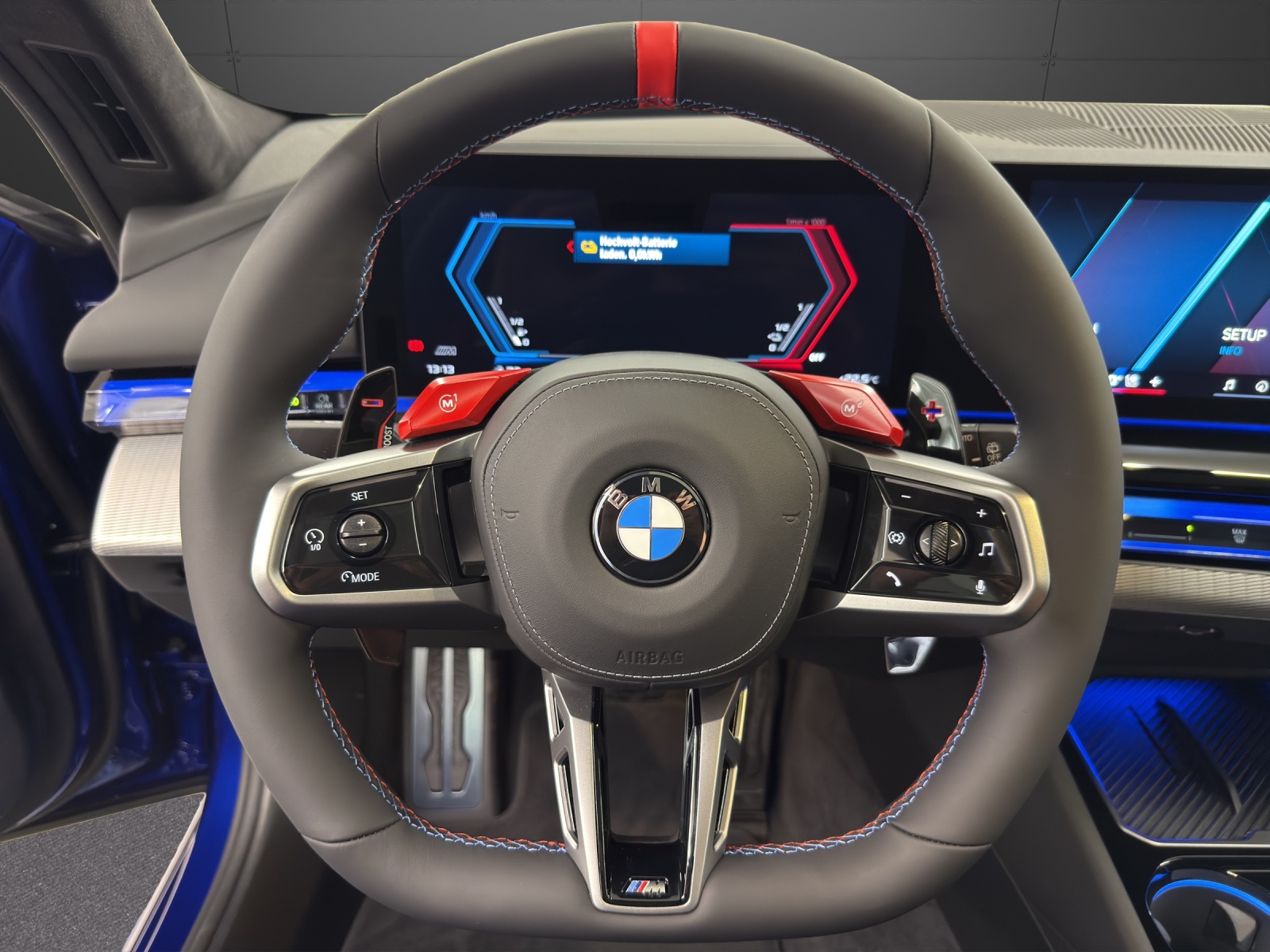 BMW M5 xDrive Touring-image-12