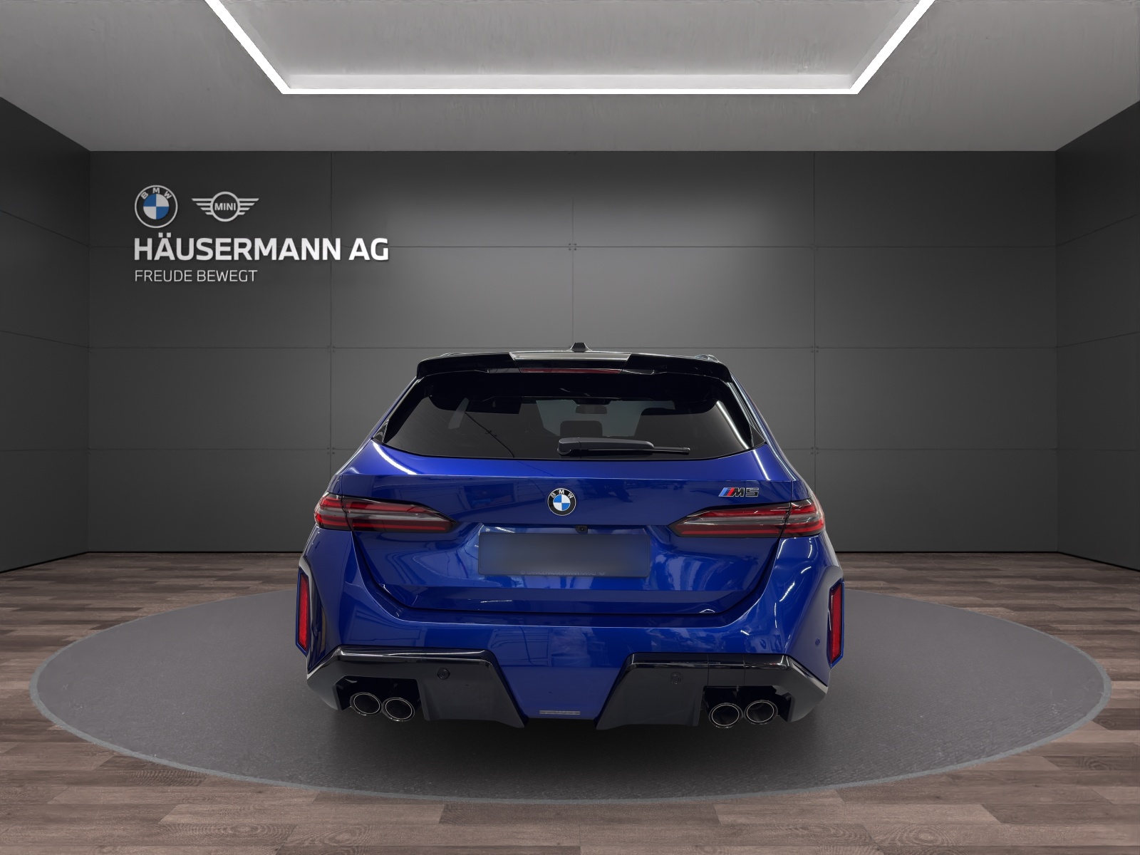 BMW M5 xDrive Touring-image-5