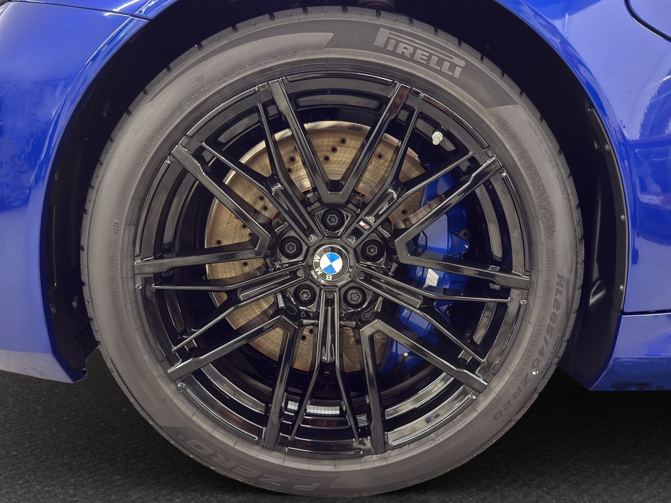 BMW M5 xDrive Touring-image-8