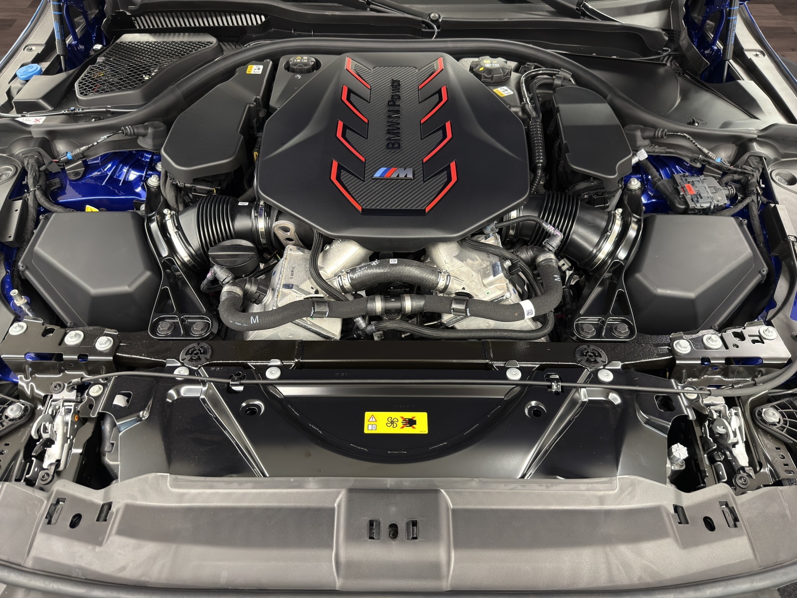 BMW M5 xDrive Touring-image-23
