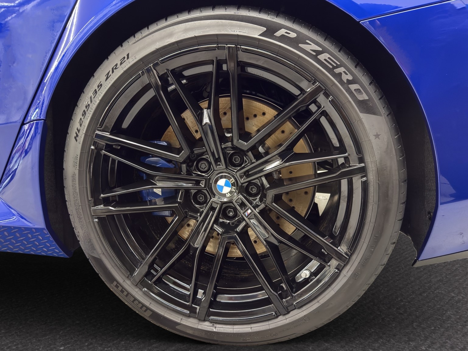 BMW M5 xDrive Touring-image-9