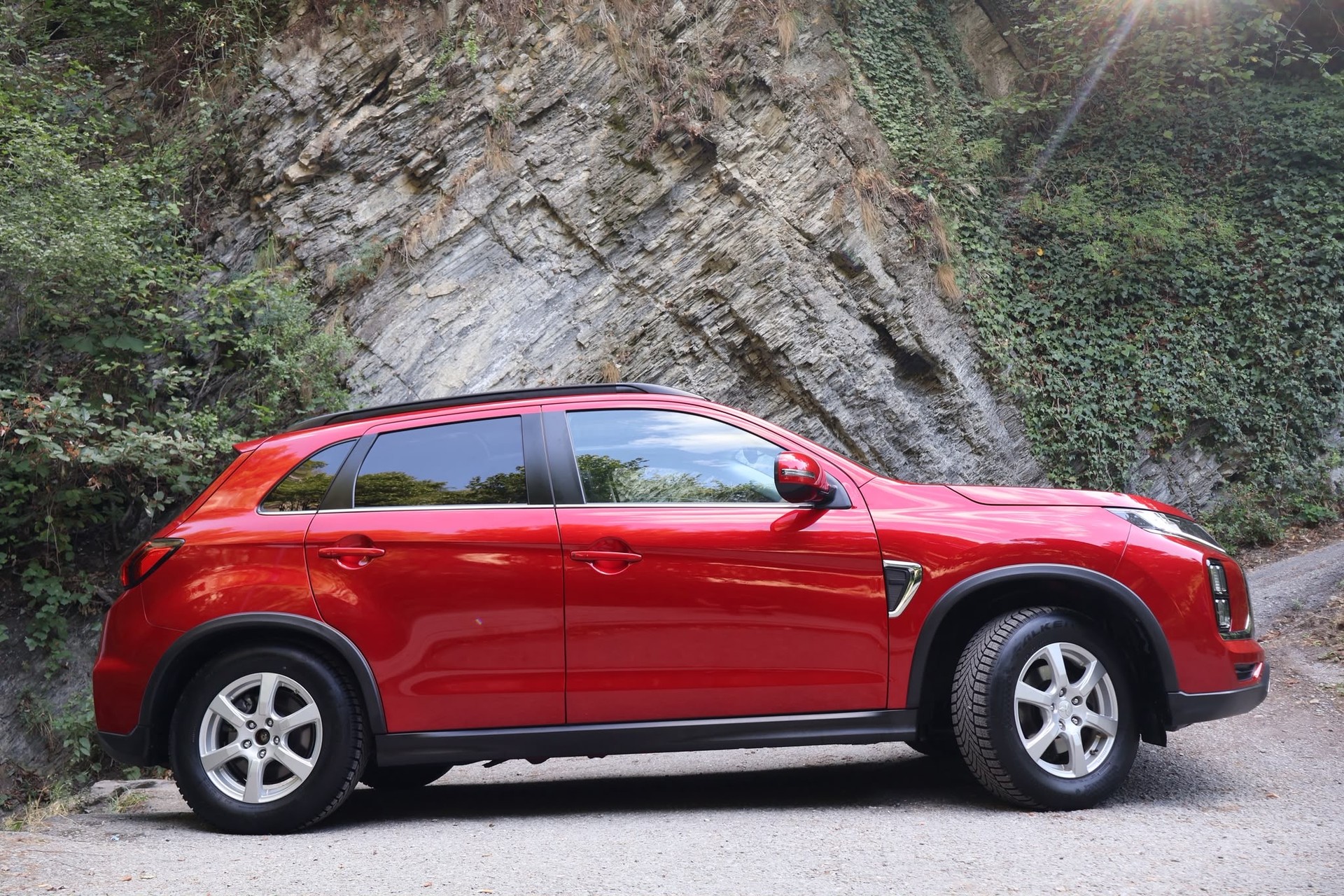 MITSUBISHI ASX 2.0 Diamond 4WD Automat-image-4