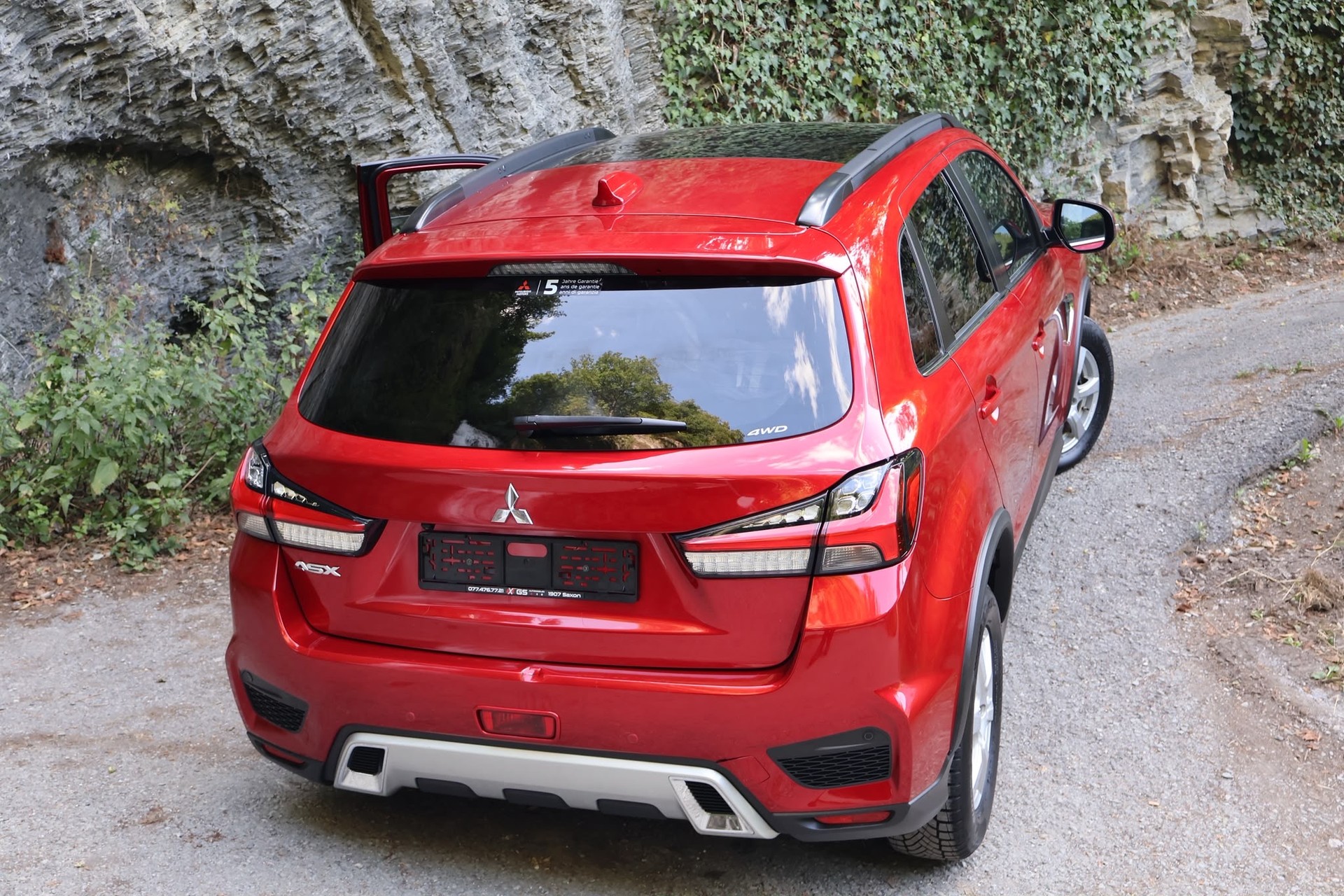MITSUBISHI ASX 2.0 Diamond 4WD Automat-image-5