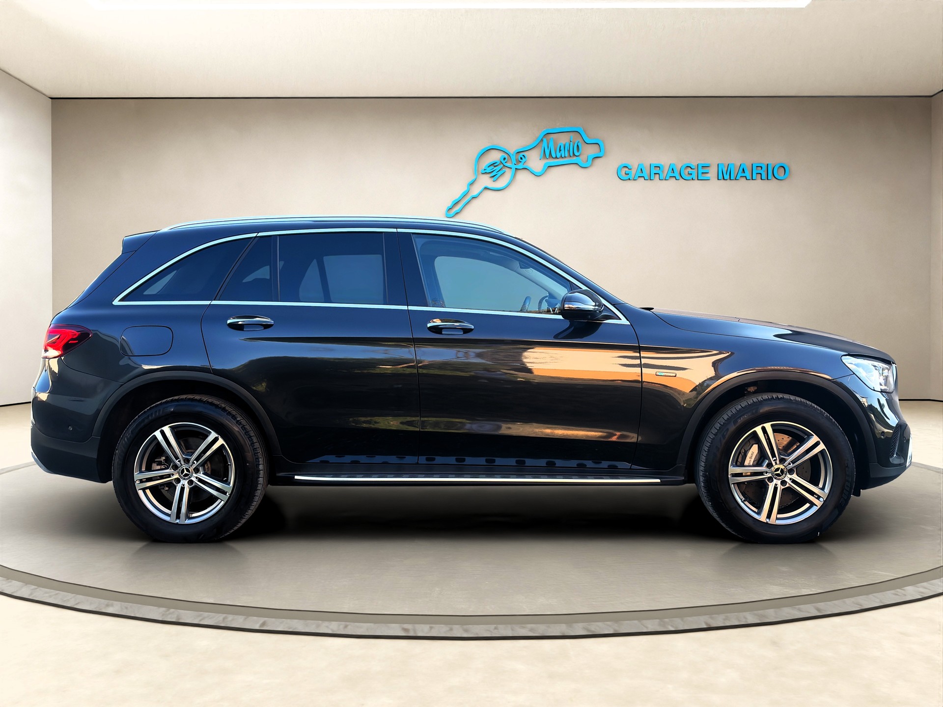 MERCEDES-BENZ GLC 300 e 4Matic 9G-Tronic❗VOLL-AUSSTATTUNG❗✅CH-Fahrzeug & Frisch ab Service und 8-fach bereift✅-image-3